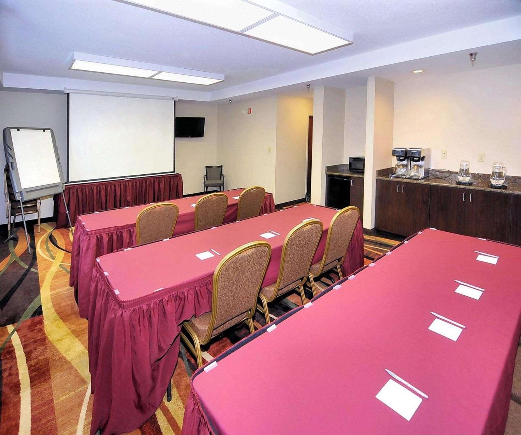 Hampton Inn Eden photo 25