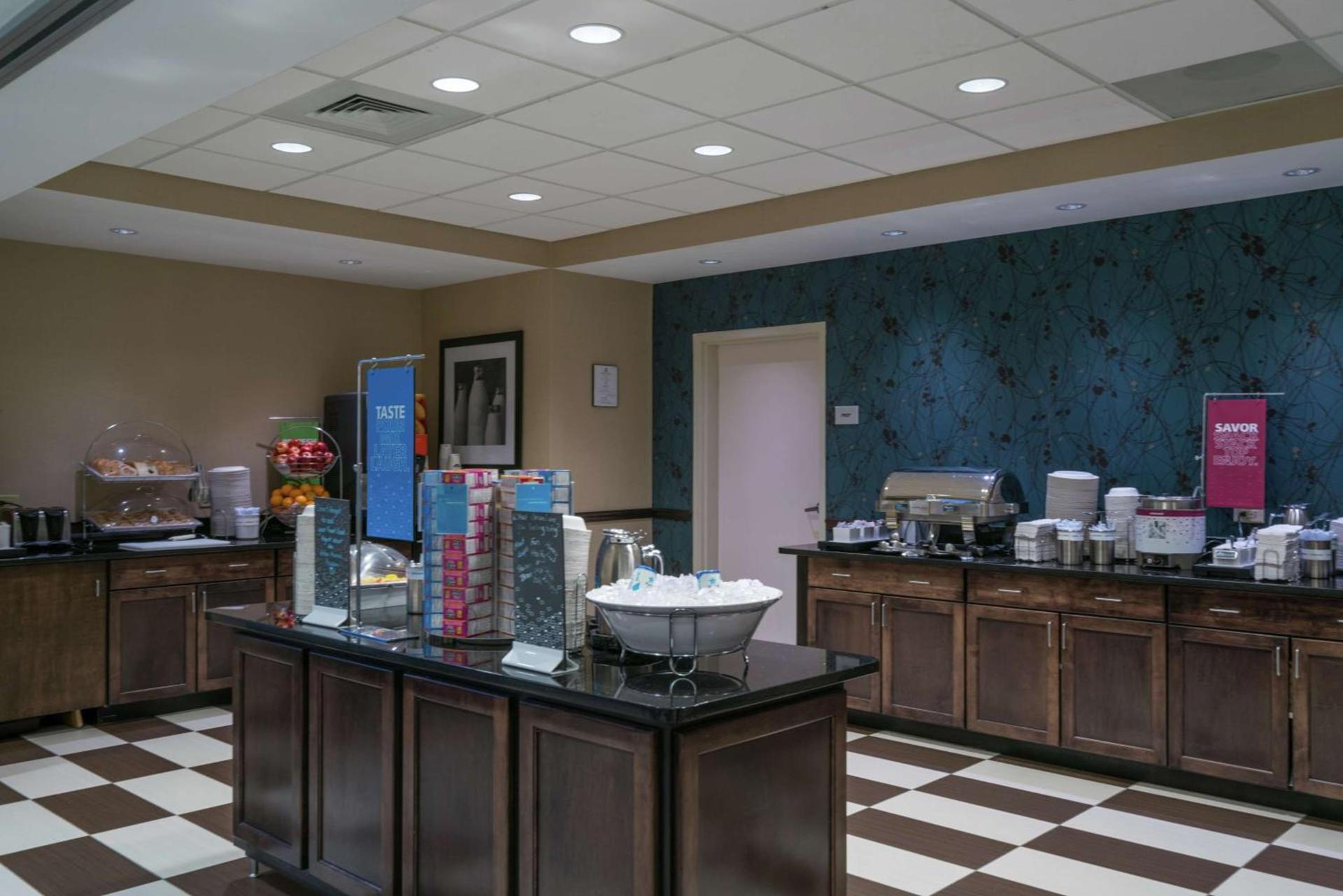 Hampton Inn Dahlgren photo 13