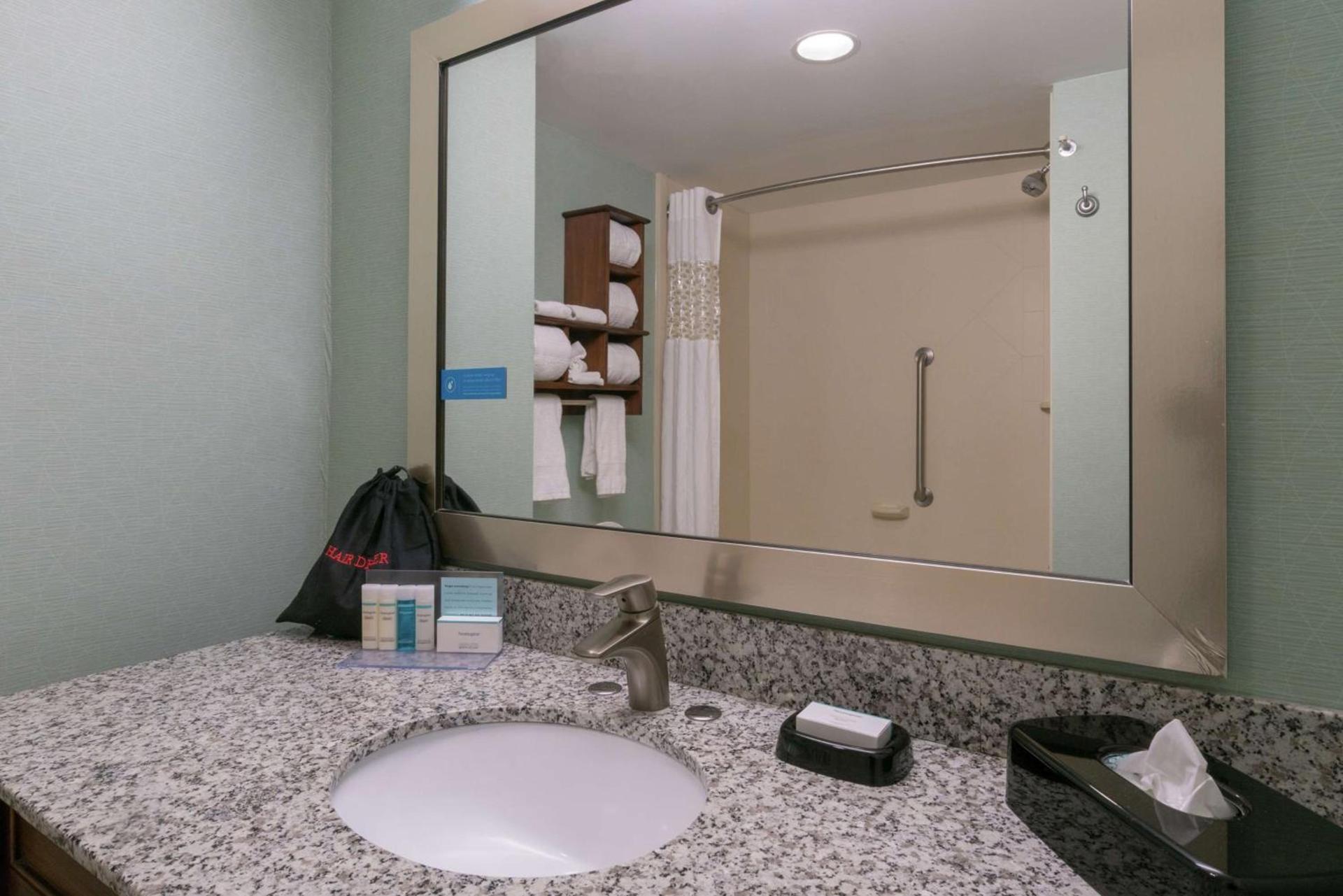 Hampton Inn Dahlgren photo 40