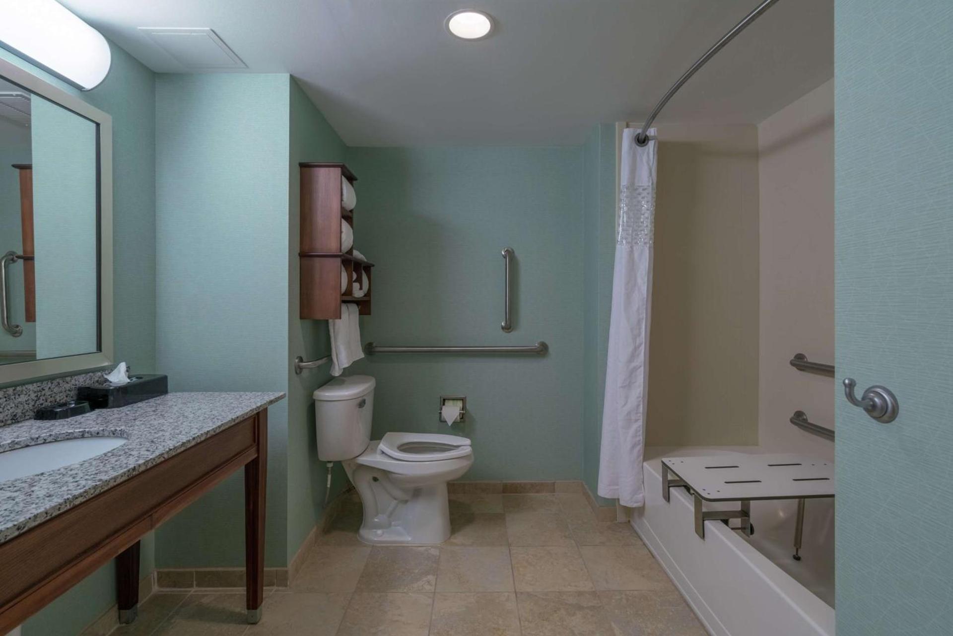Hampton Inn Dahlgren photo 41
