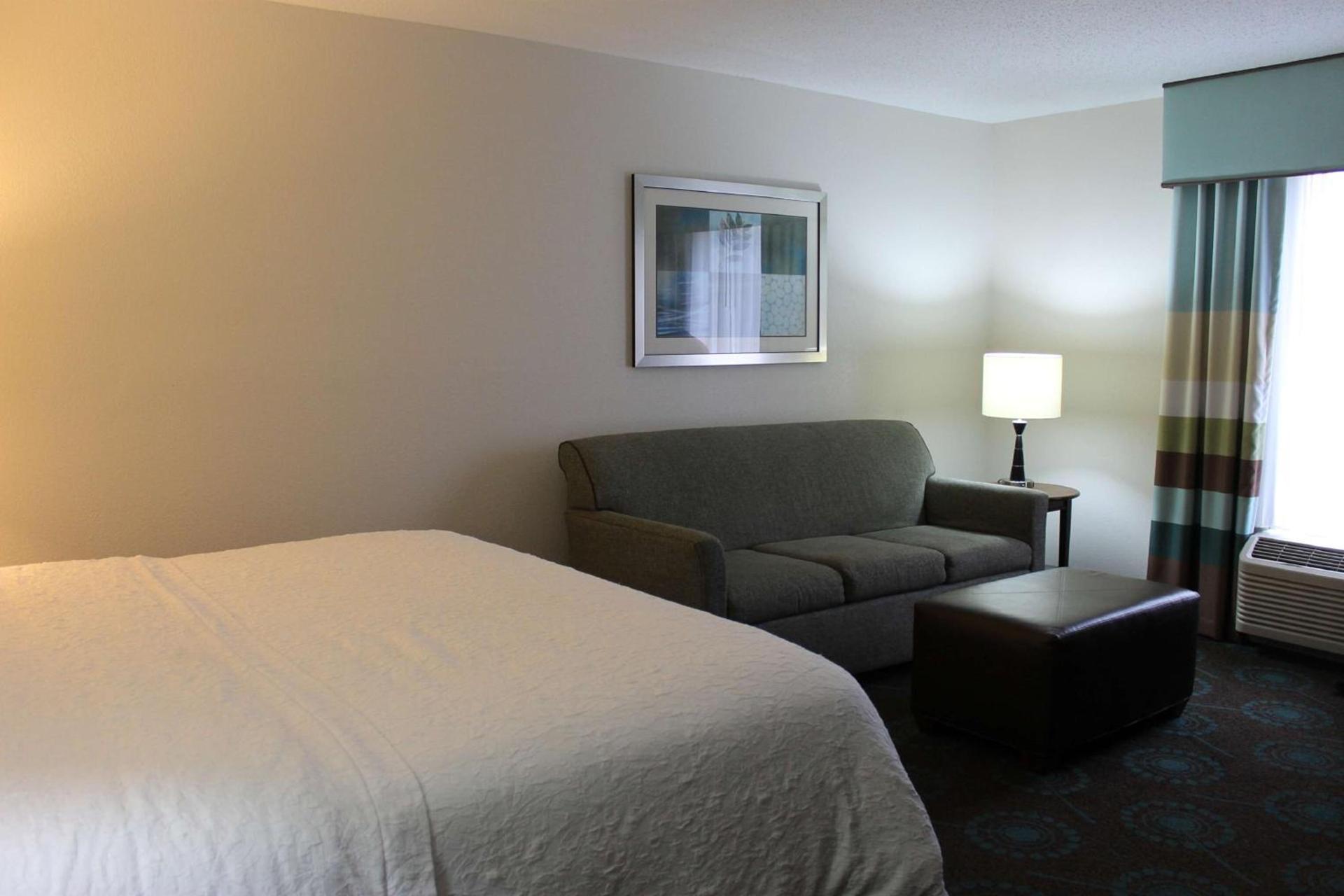 Hampton Inn Dahlgren photo 48