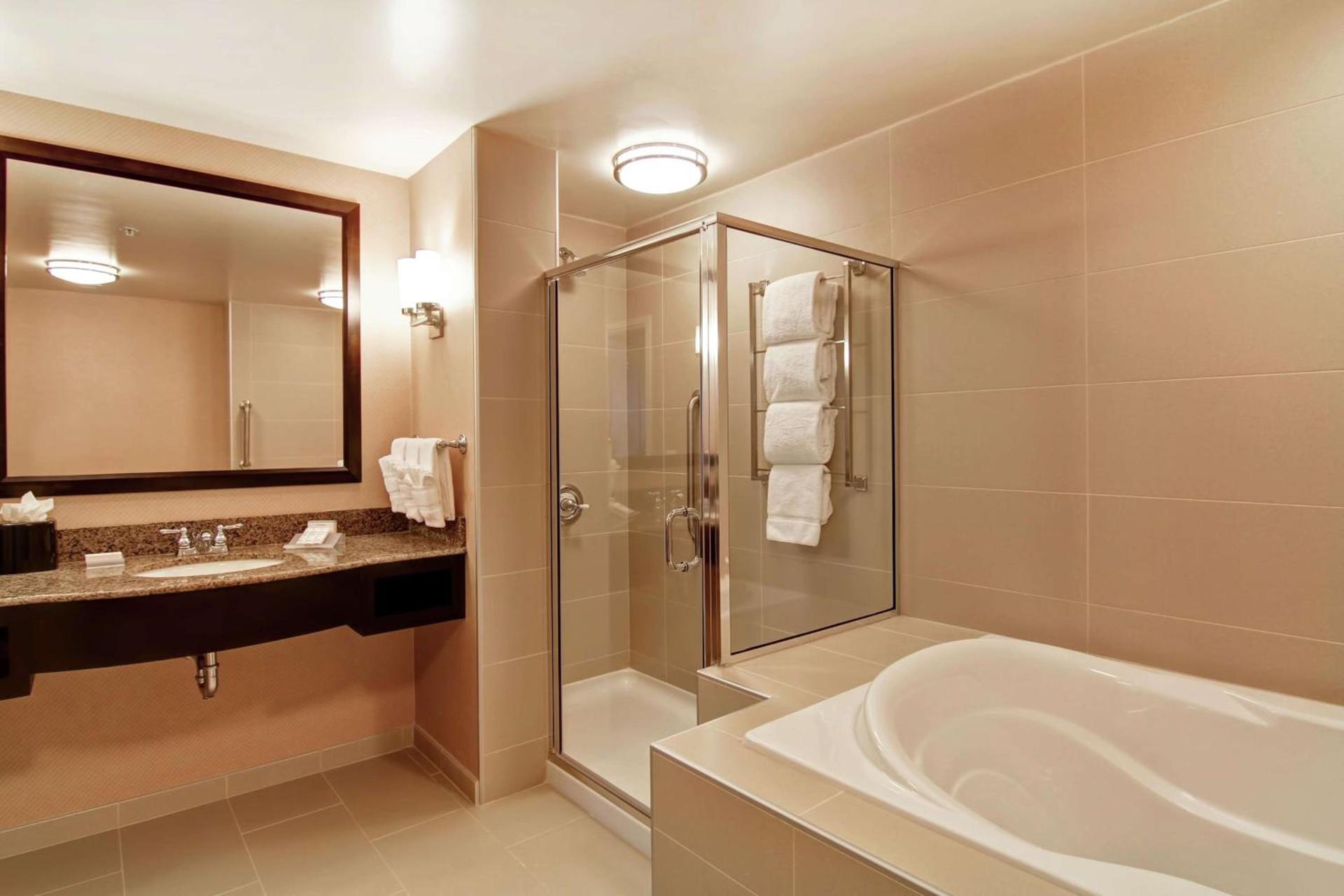 Hilton Garden Inn Woodbridge photo 11