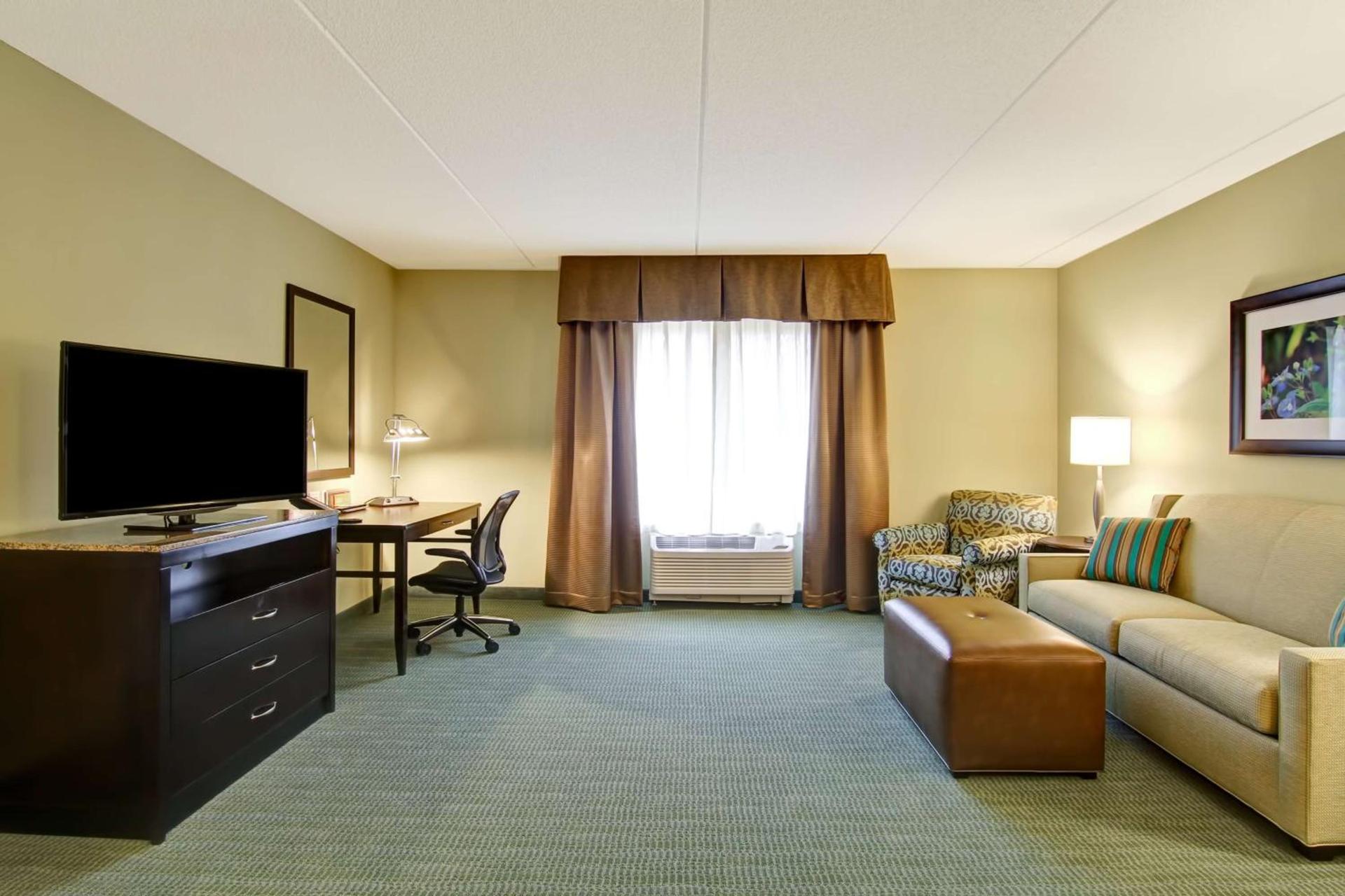 Hilton Garden Inn Woodbridge photo 22