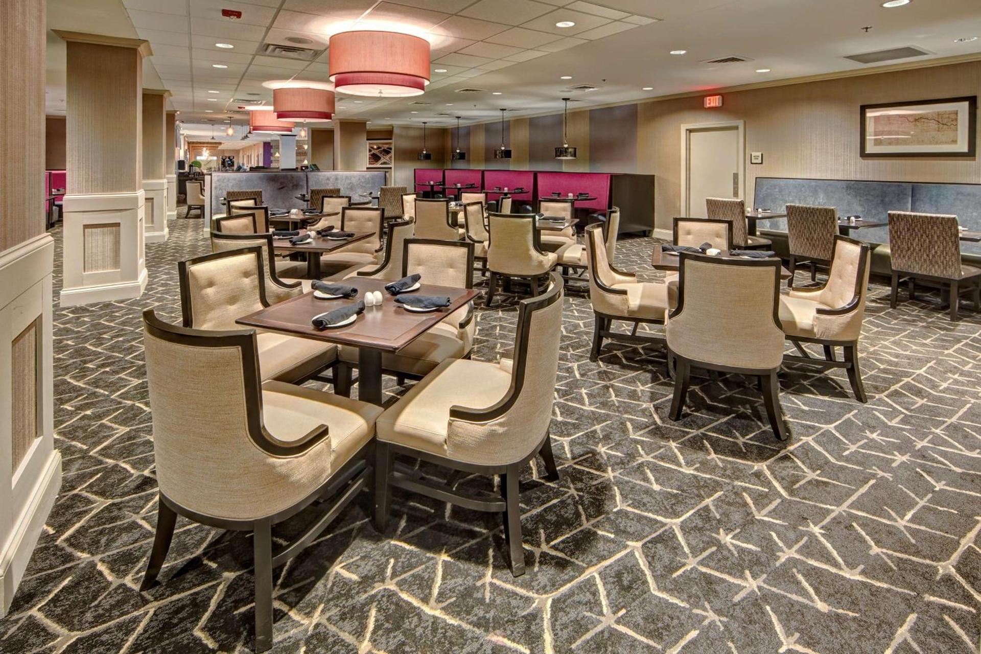 DoubleTree by Hilton Decatur Riverfront photo 12
