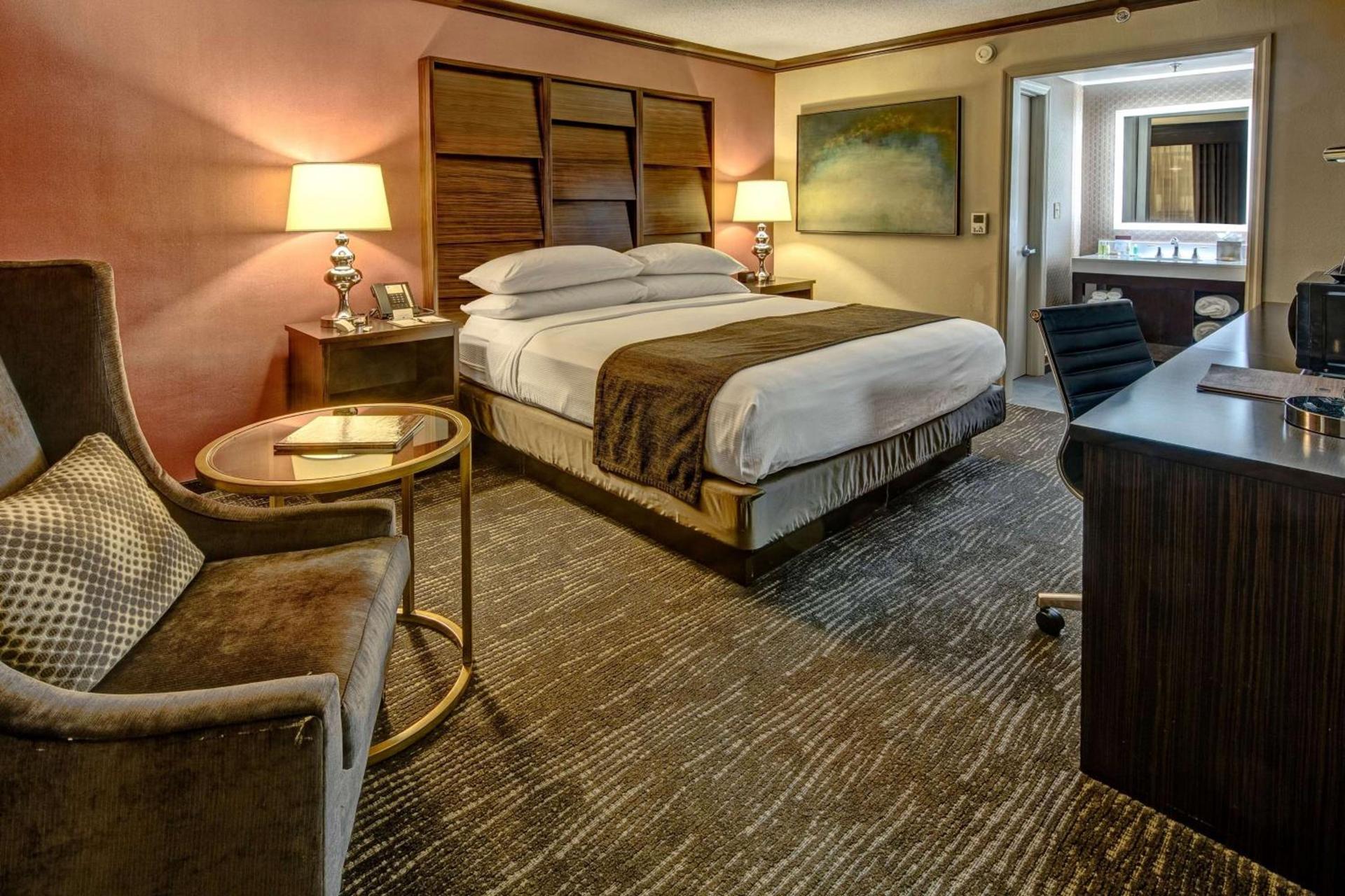 DoubleTree by Hilton Decatur Riverfront photo 21