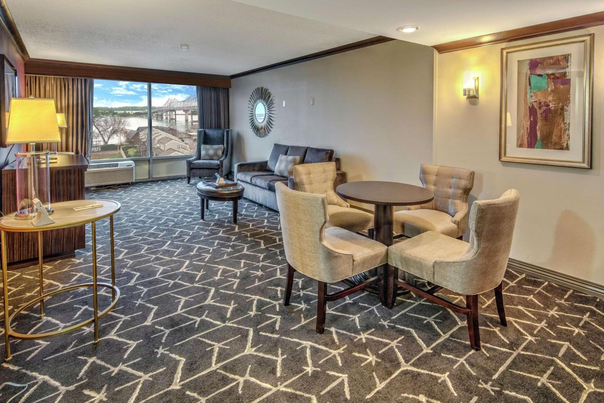 DoubleTree by Hilton Decatur Riverfront photo 24