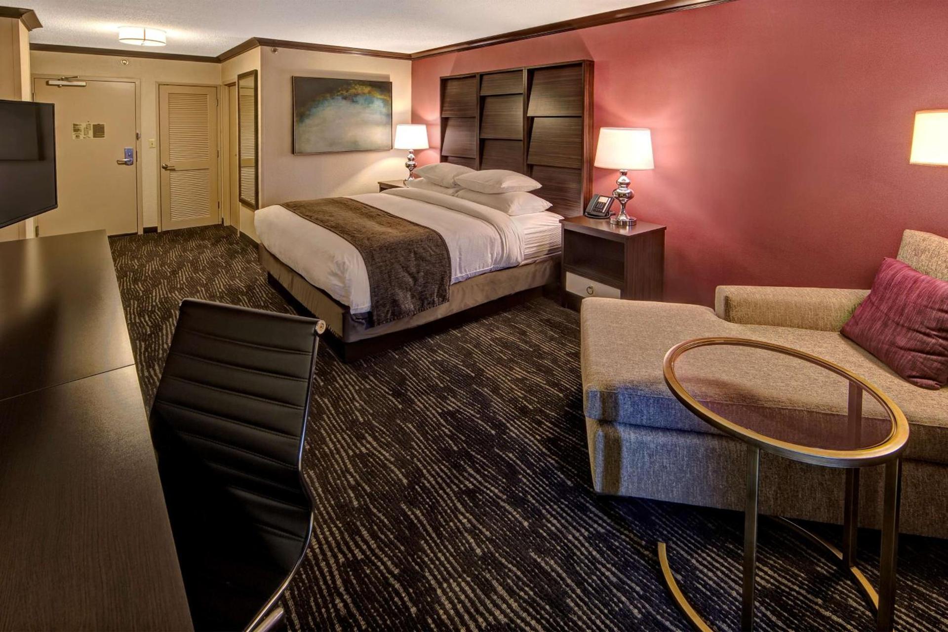 DoubleTree by Hilton Decatur Riverfront photo 17