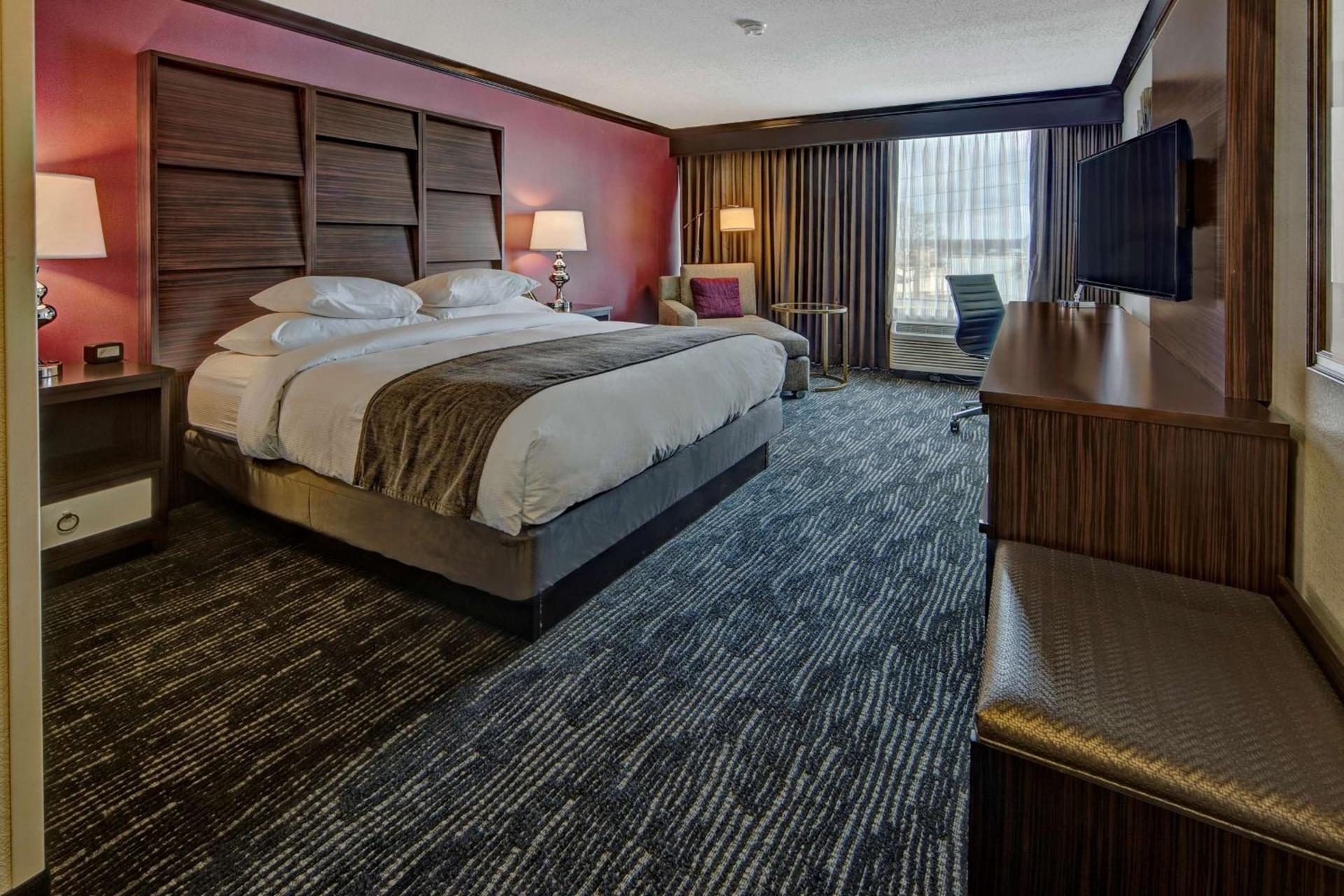 DoubleTree by Hilton Decatur Riverfront photo 35