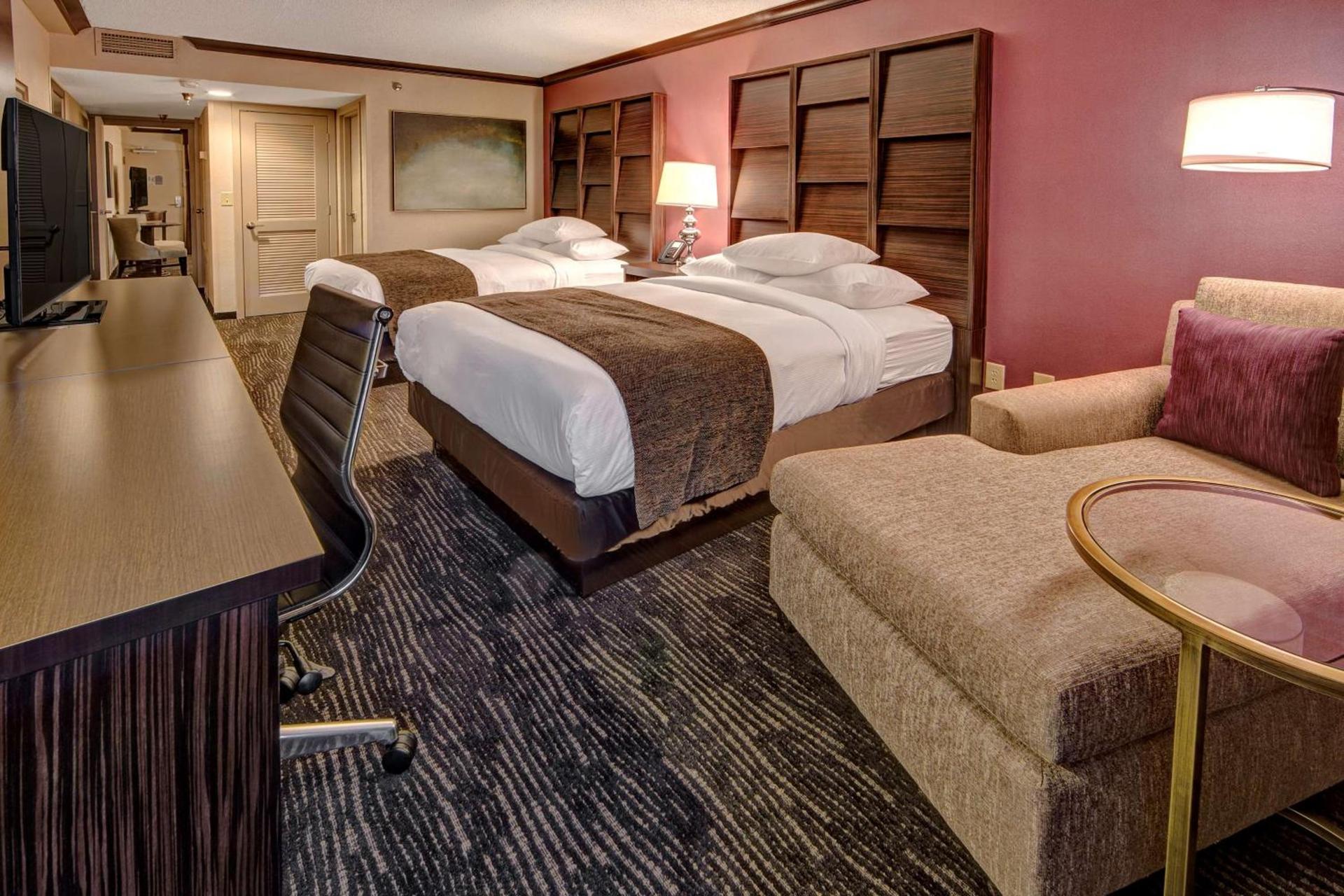 DoubleTree by Hilton Decatur Riverfront photo 13