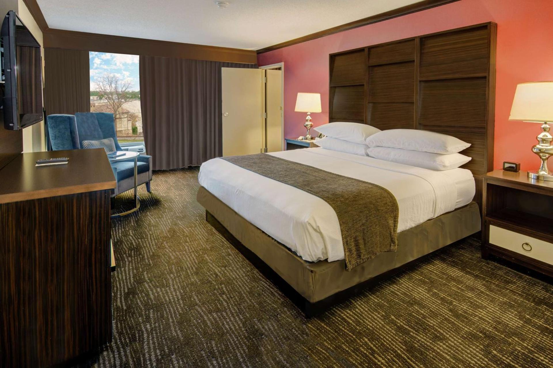 DoubleTree by Hilton Decatur Riverfront photo 25