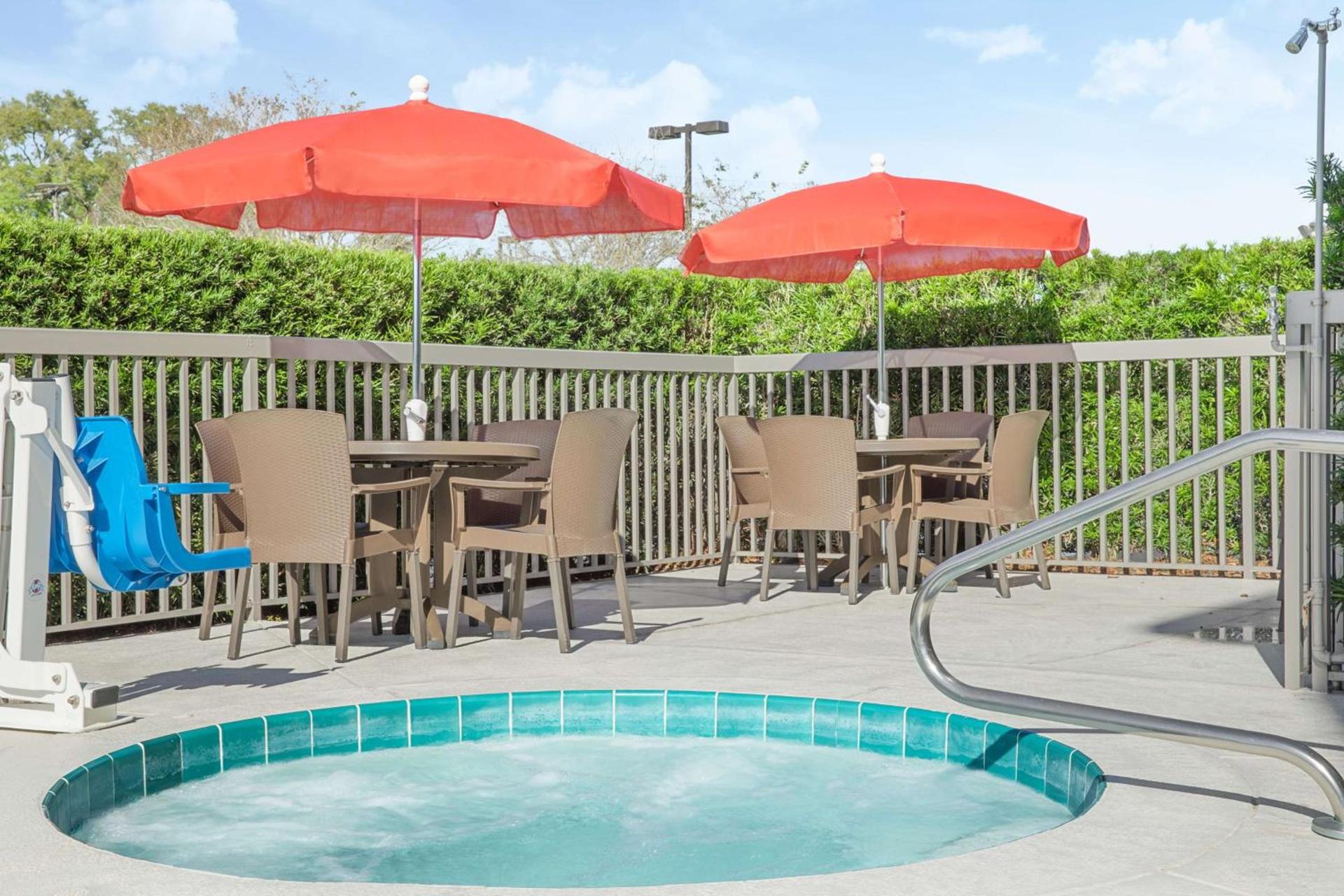 Hampton Inn Debary-Deltona photo 18