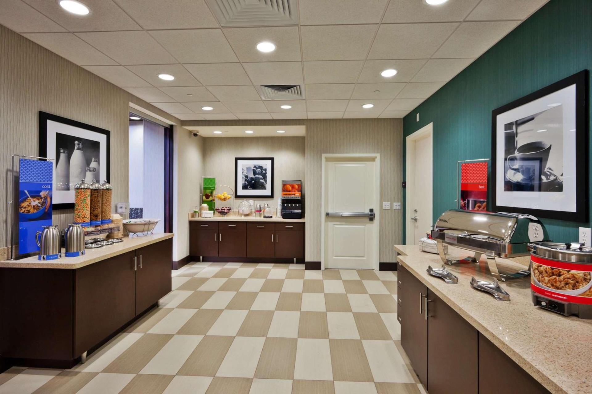 Hampton Inn & Suites Denver Airport / Gateway Park photo 12