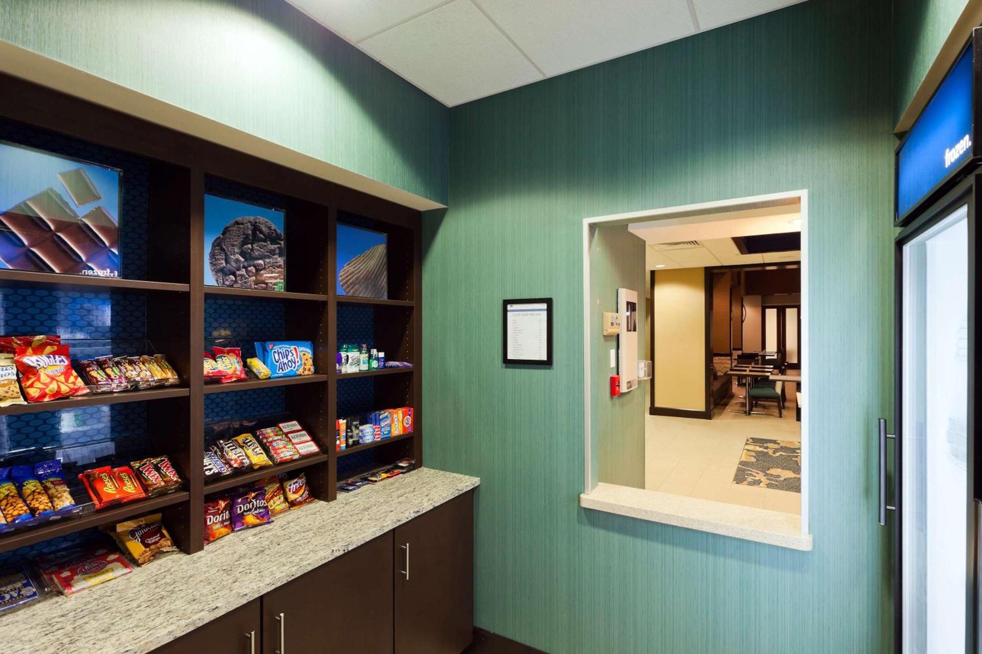 Hampton Inn & Suites Denver Airport / Gateway Park photo 13