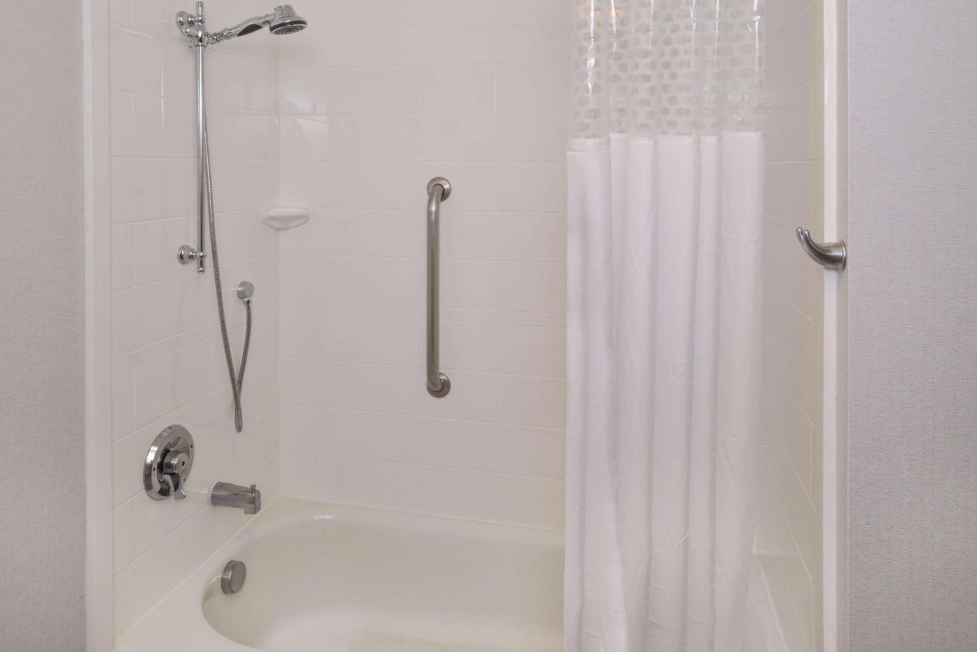 Hampton Inn & Suites Denver-Speer Boulevard photo 27