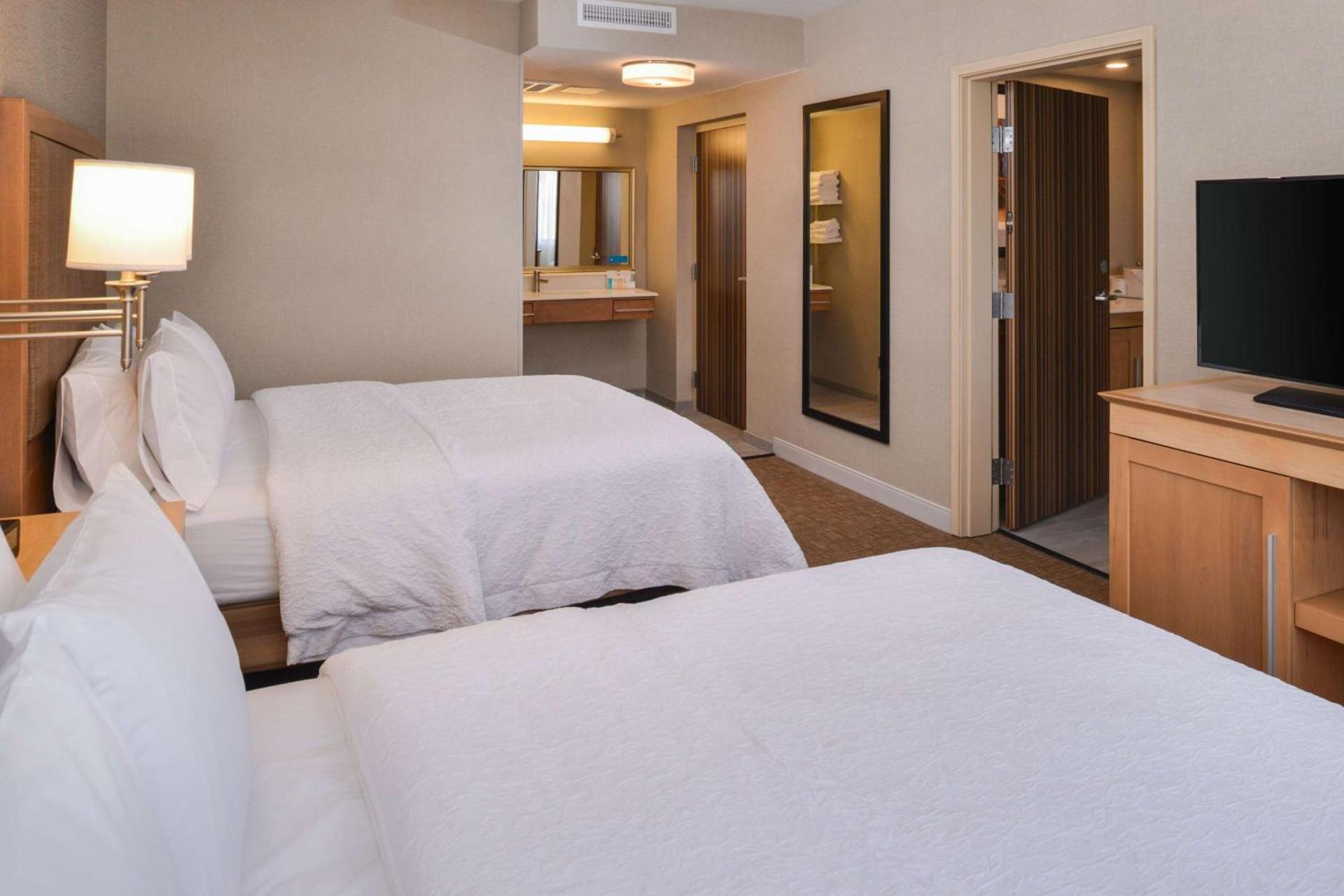 Hampton Inn & Suites Denver-Speer Boulevard photo 32