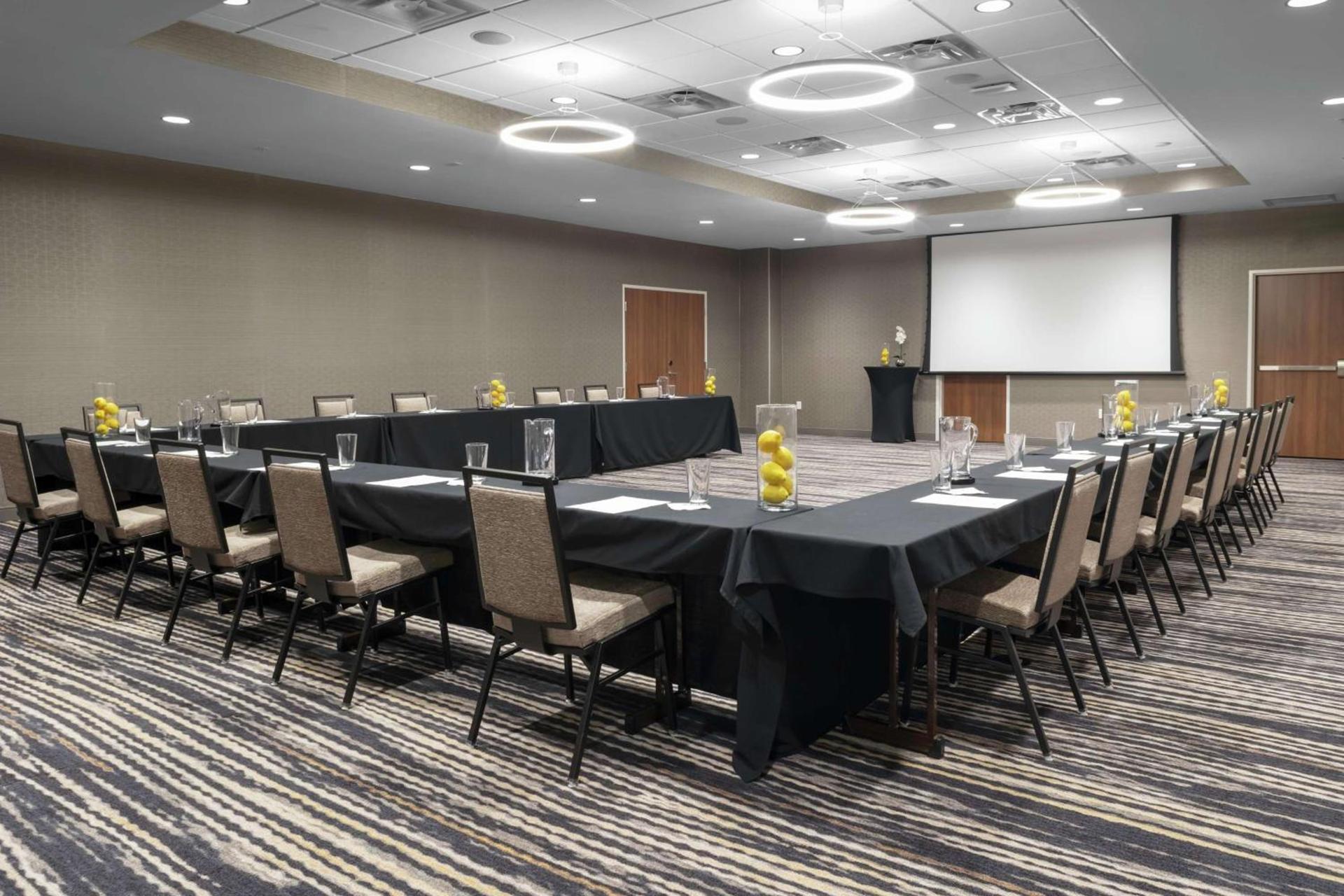 Hilton Garden Inn Denver/Thornton photo 28