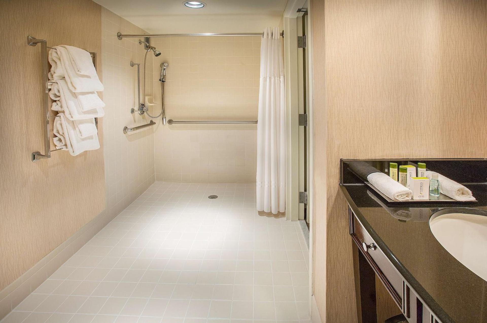 DoubleTree by Hilton Hotel Deerfield Beach Boca Raton photo 39