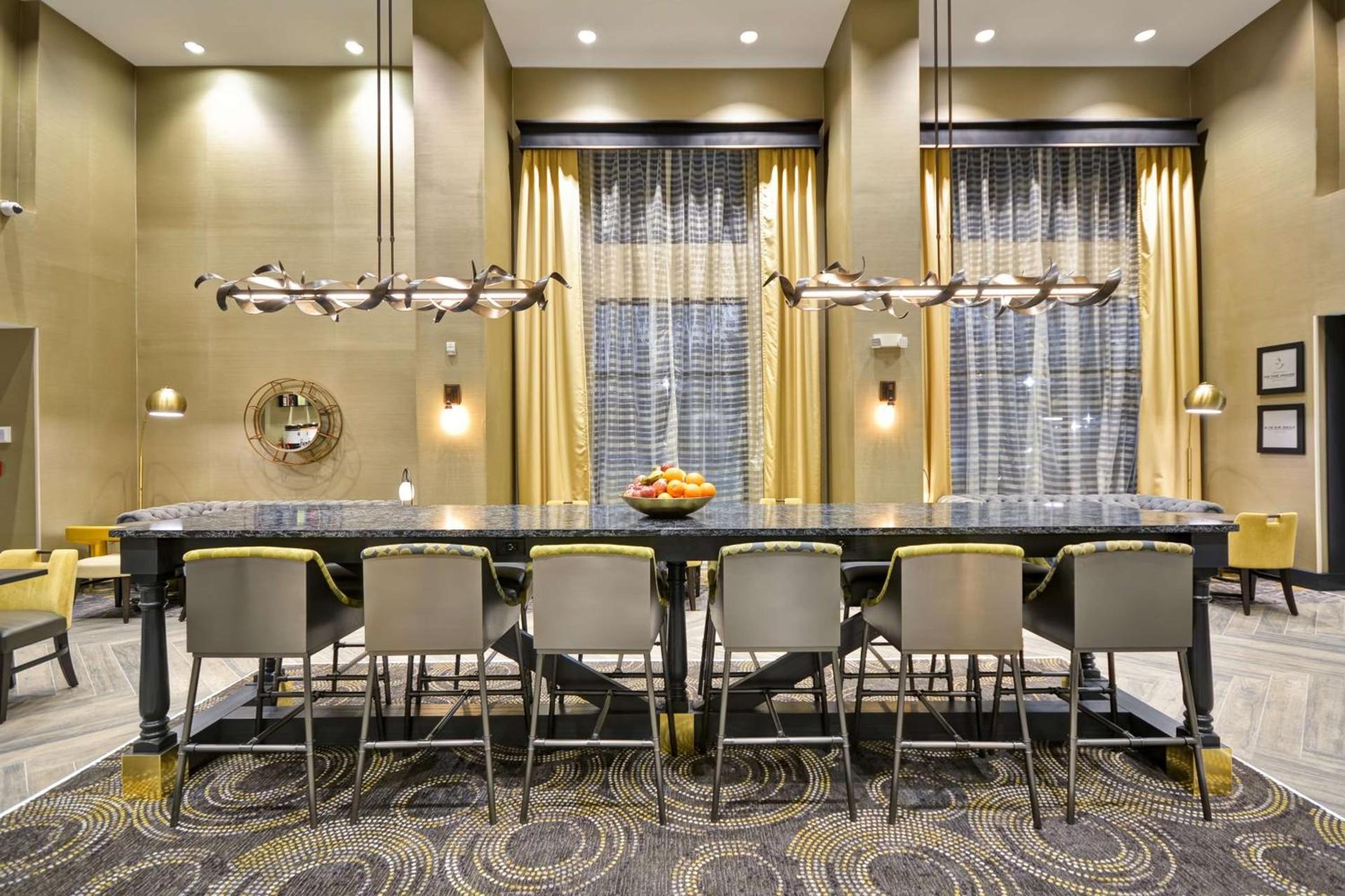 Hampton Inn & Suites Detroit/Warren photo 8