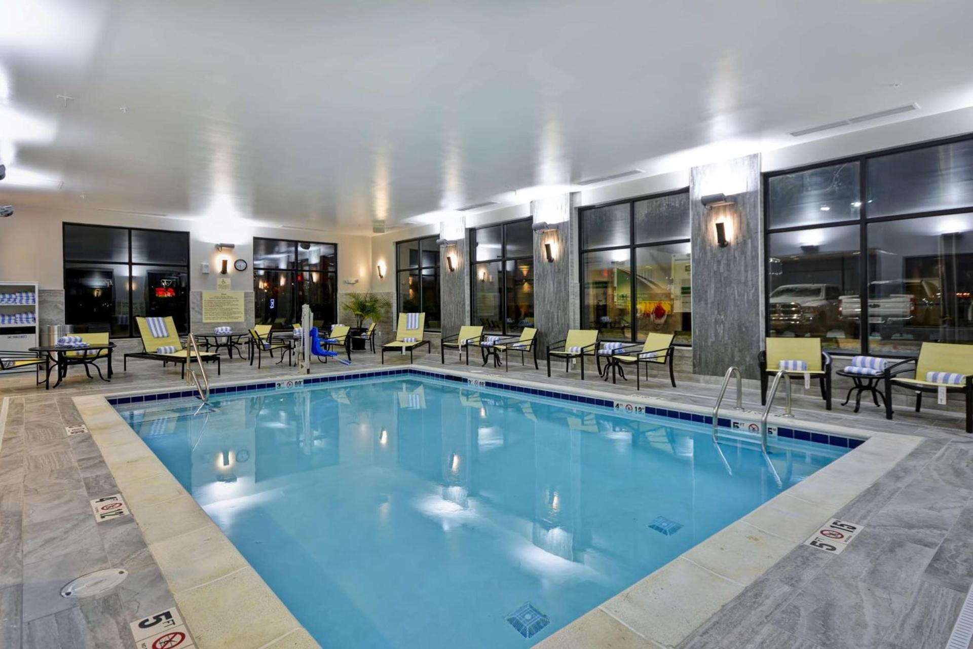 Hampton Inn & Suites Detroit/Warren photo 10