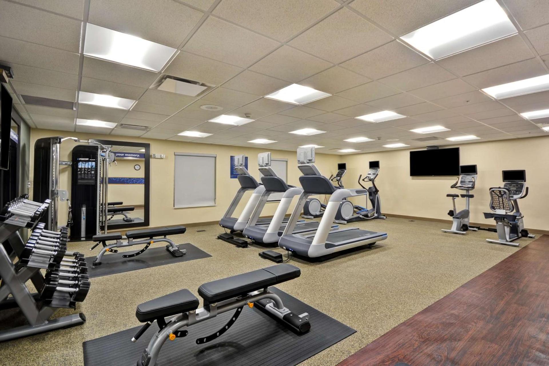 Hampton Inn & Suites Detroit/Warren photo 14