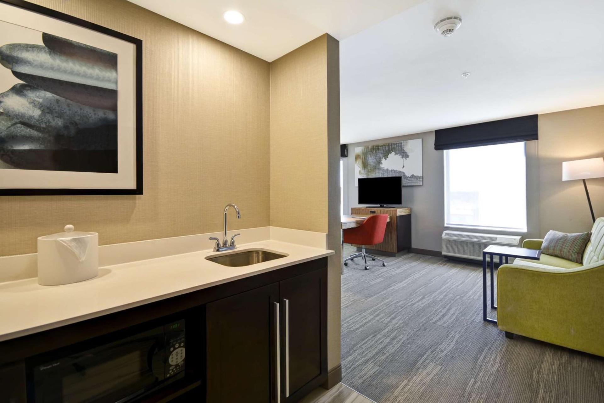 Hampton Inn & Suites Detroit/Warren photo 20