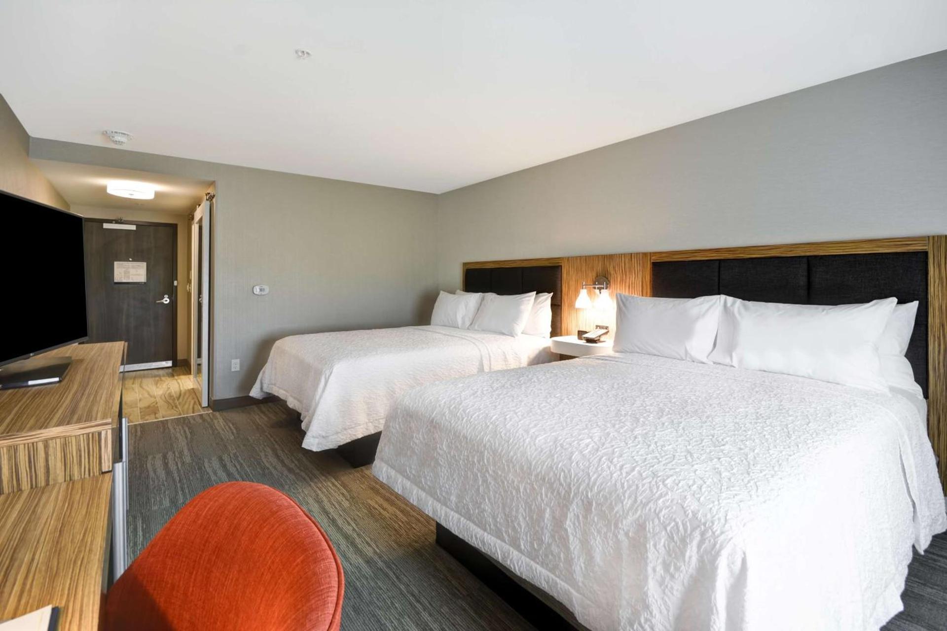 Hampton Inn & Suites Detroit/Warren photo 24