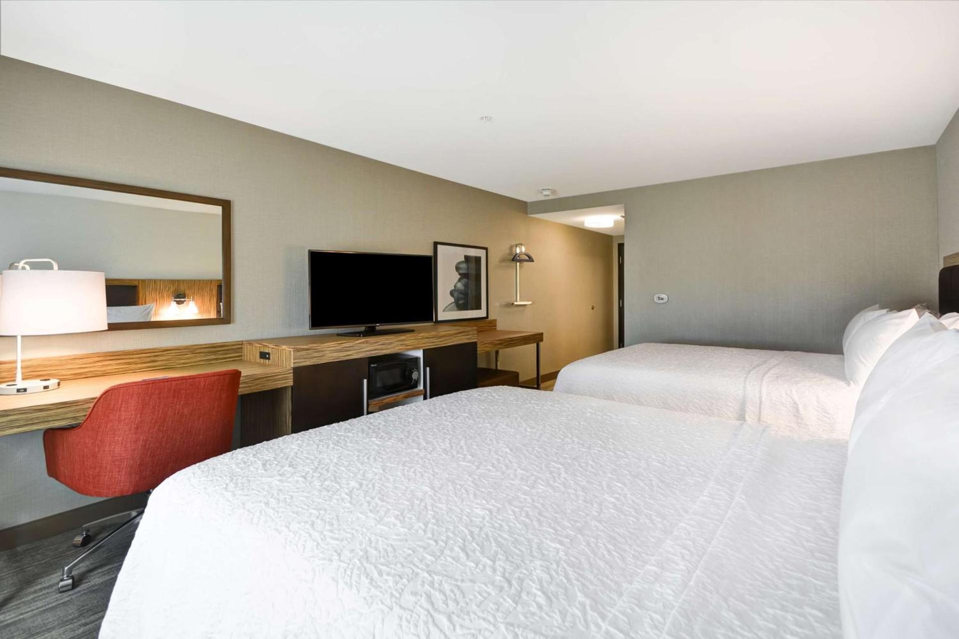Hampton Inn & Suites Detroit/Warren photo 25