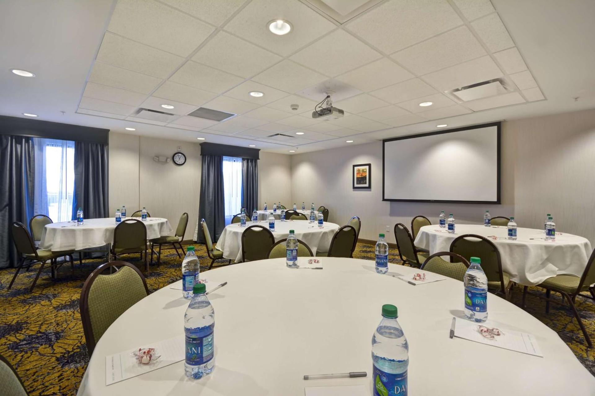 Hampton Inn & Suites Detroit/Warren photo 29