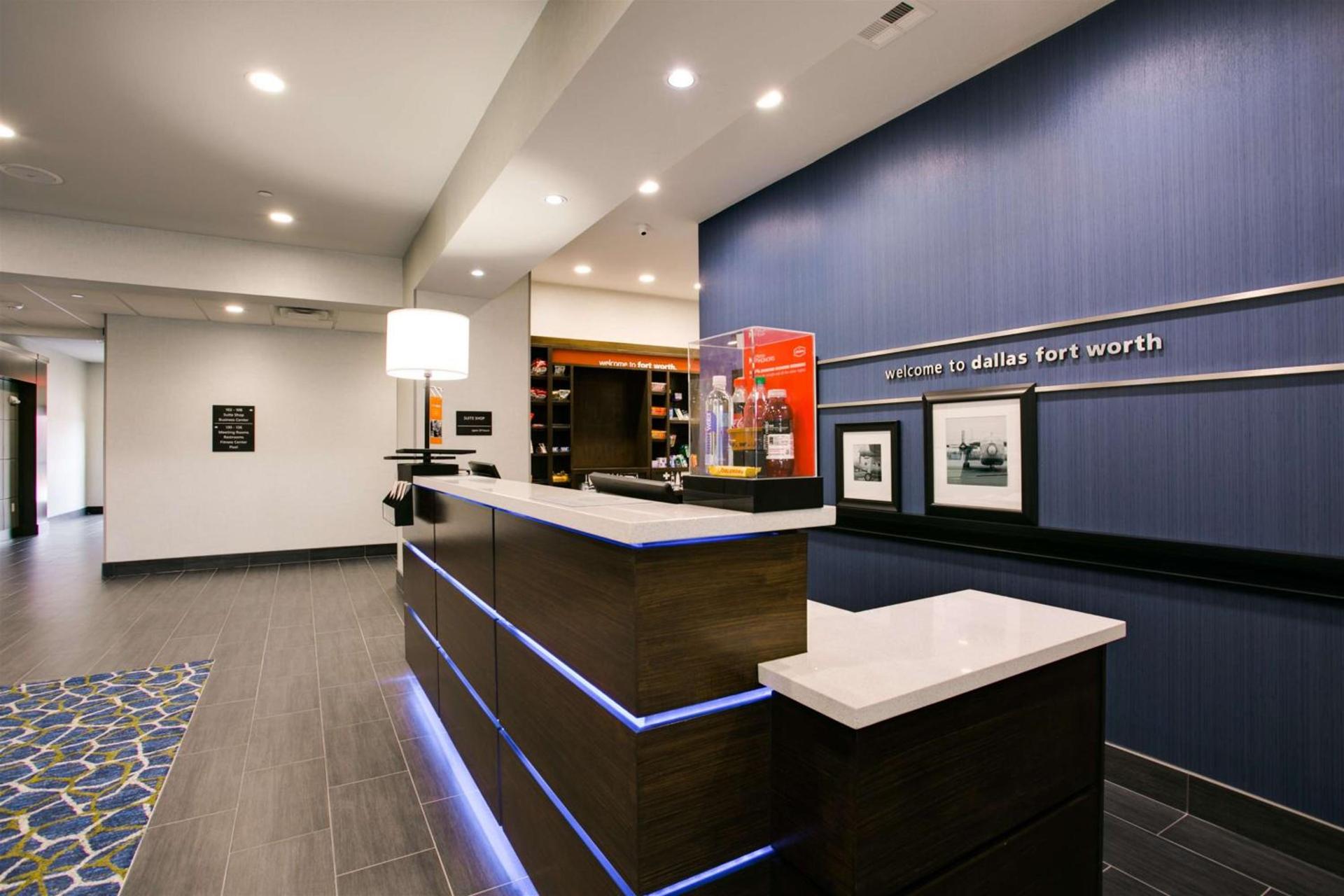 Hampton Inn & Suites Dallas/Ft. Worth Airport South photo 6