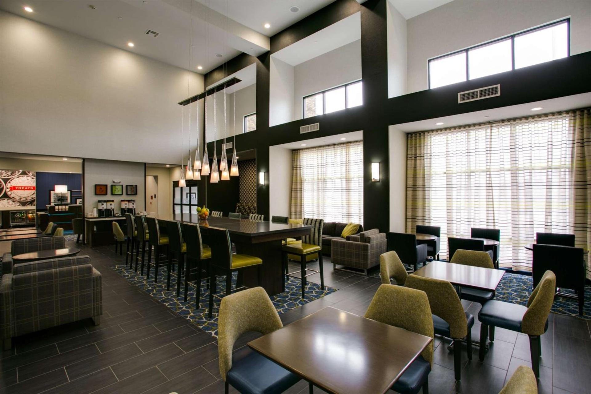 Hampton Inn & Suites Dallas/Ft. Worth Airport South photo 7
