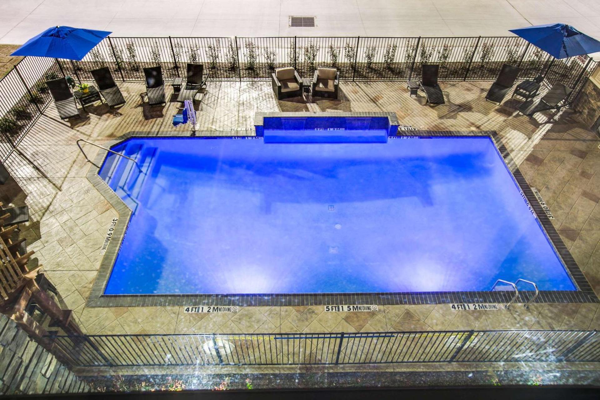 Hampton Inn & Suites Dallas/Ft. Worth Airport South photo 8