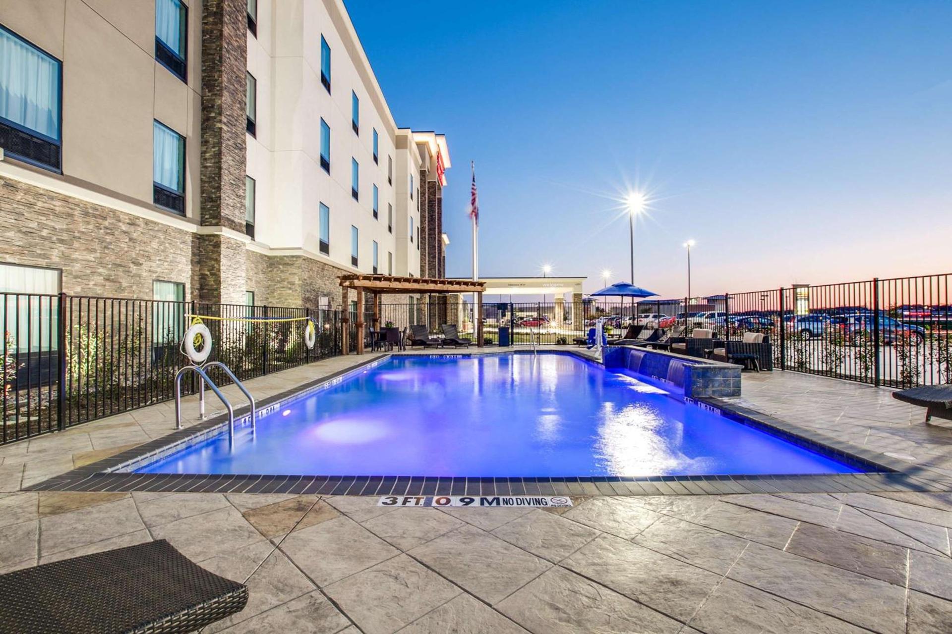 Hampton Inn & Suites Dallas/Ft. Worth Airport South photo 10