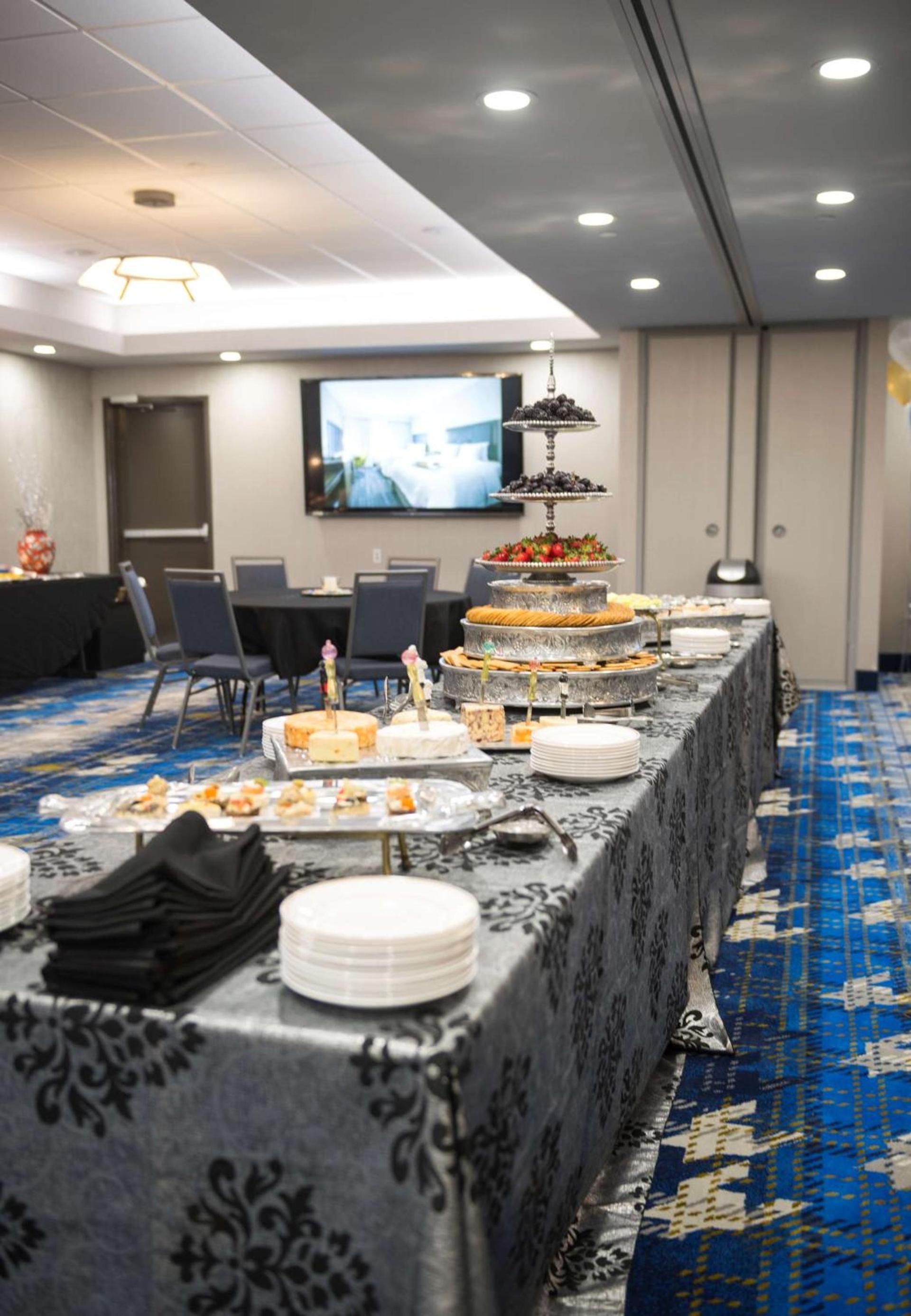 Hampton Inn & Suites Dallas/Ft. Worth Airport South photo 39