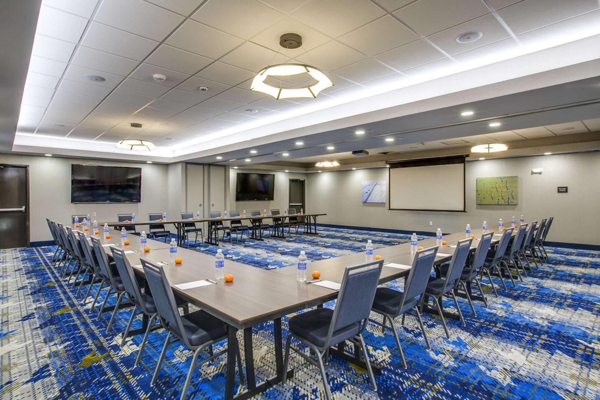 Hampton Inn & Suites Dallas/Ft. Worth Airport South photo 40