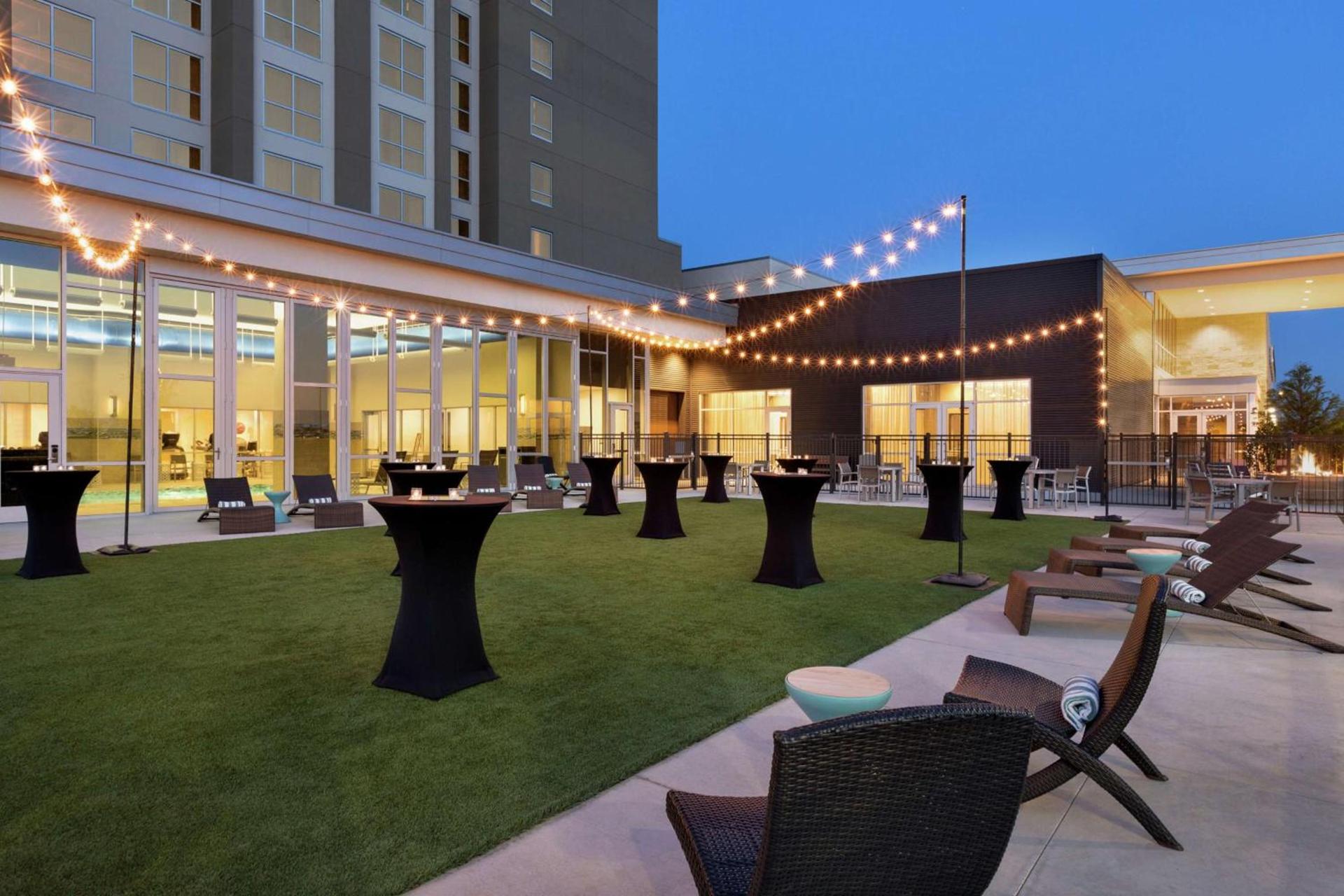 Embassy Suites By Hilton Denton Convention Center photo 3