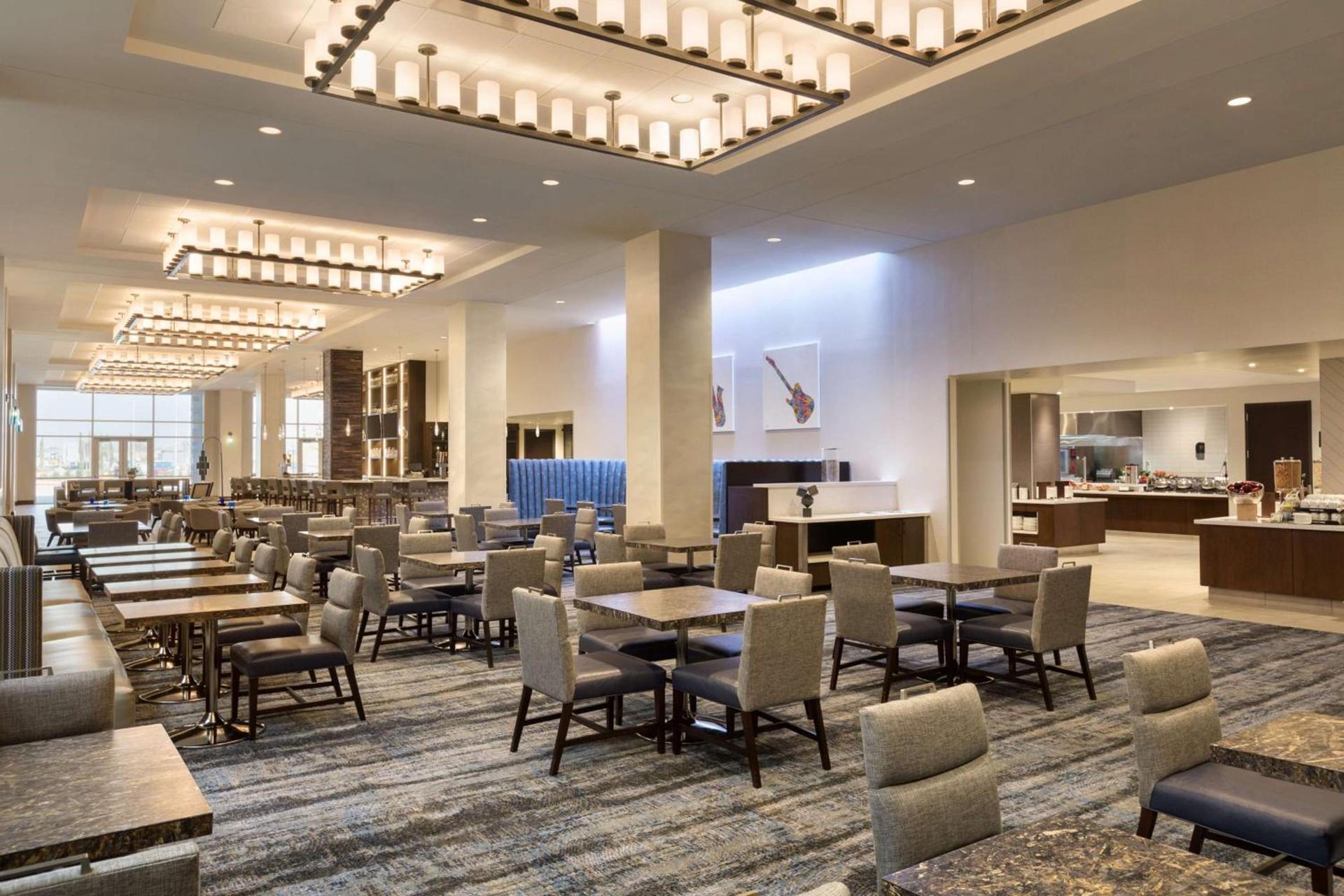 Embassy Suites By Hilton Denton Convention Center photo 16