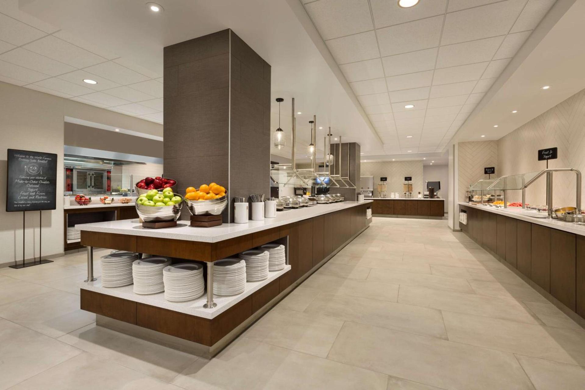 Embassy Suites By Hilton Denton Convention Center photo 17