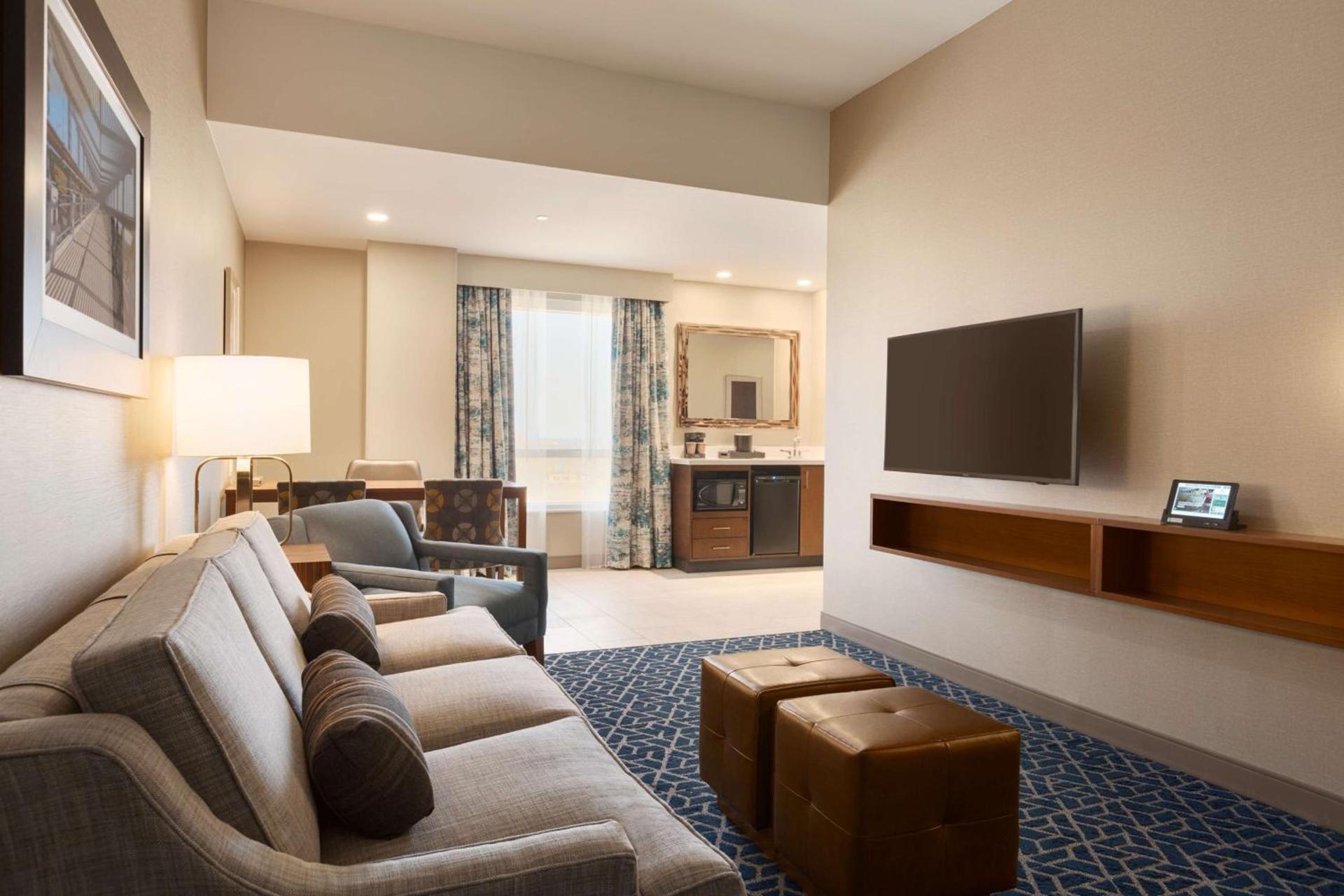 Embassy Suites By Hilton Denton Convention Center photo 31