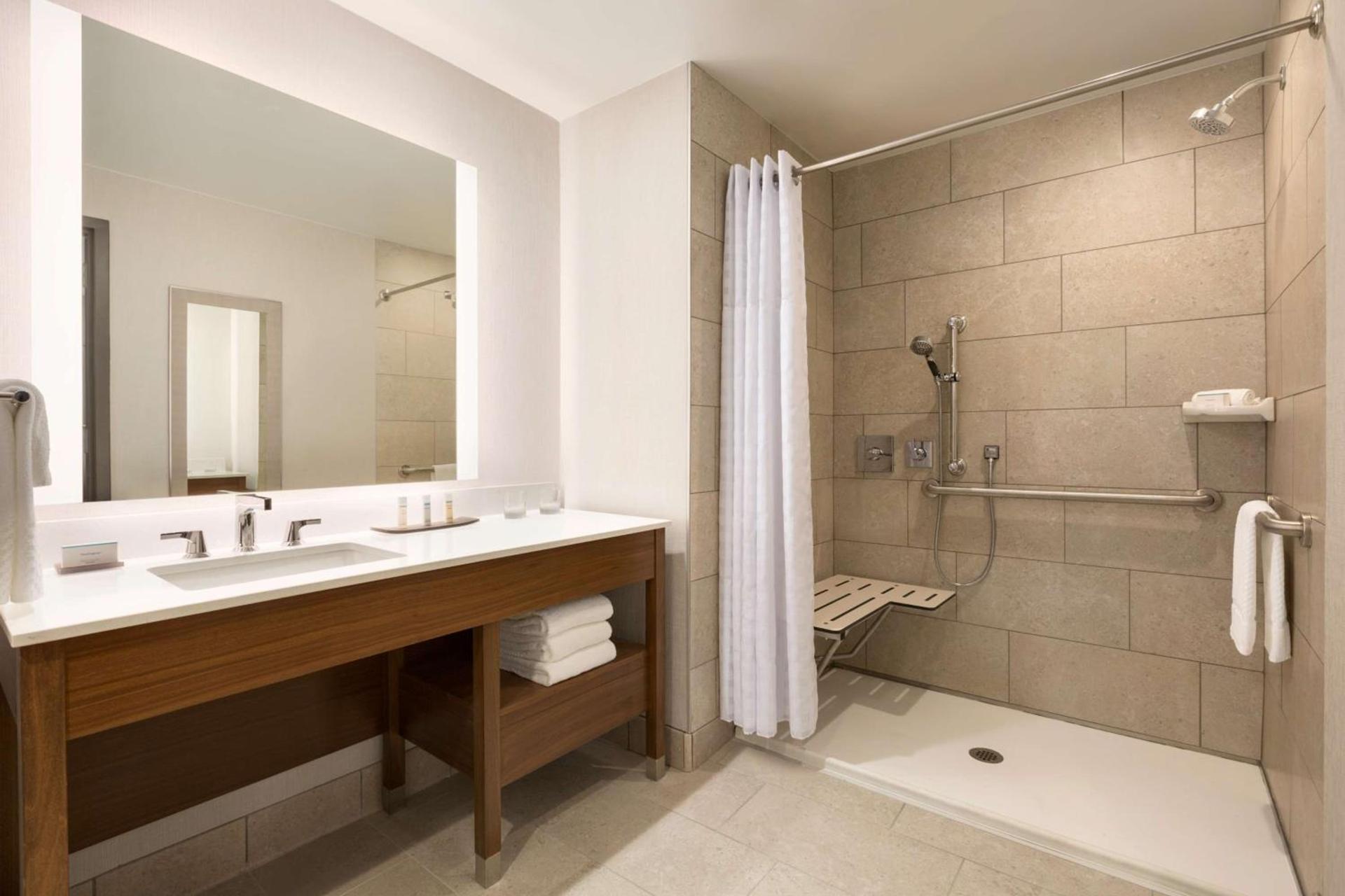 Embassy Suites By Hilton Denton Convention Center photo 30