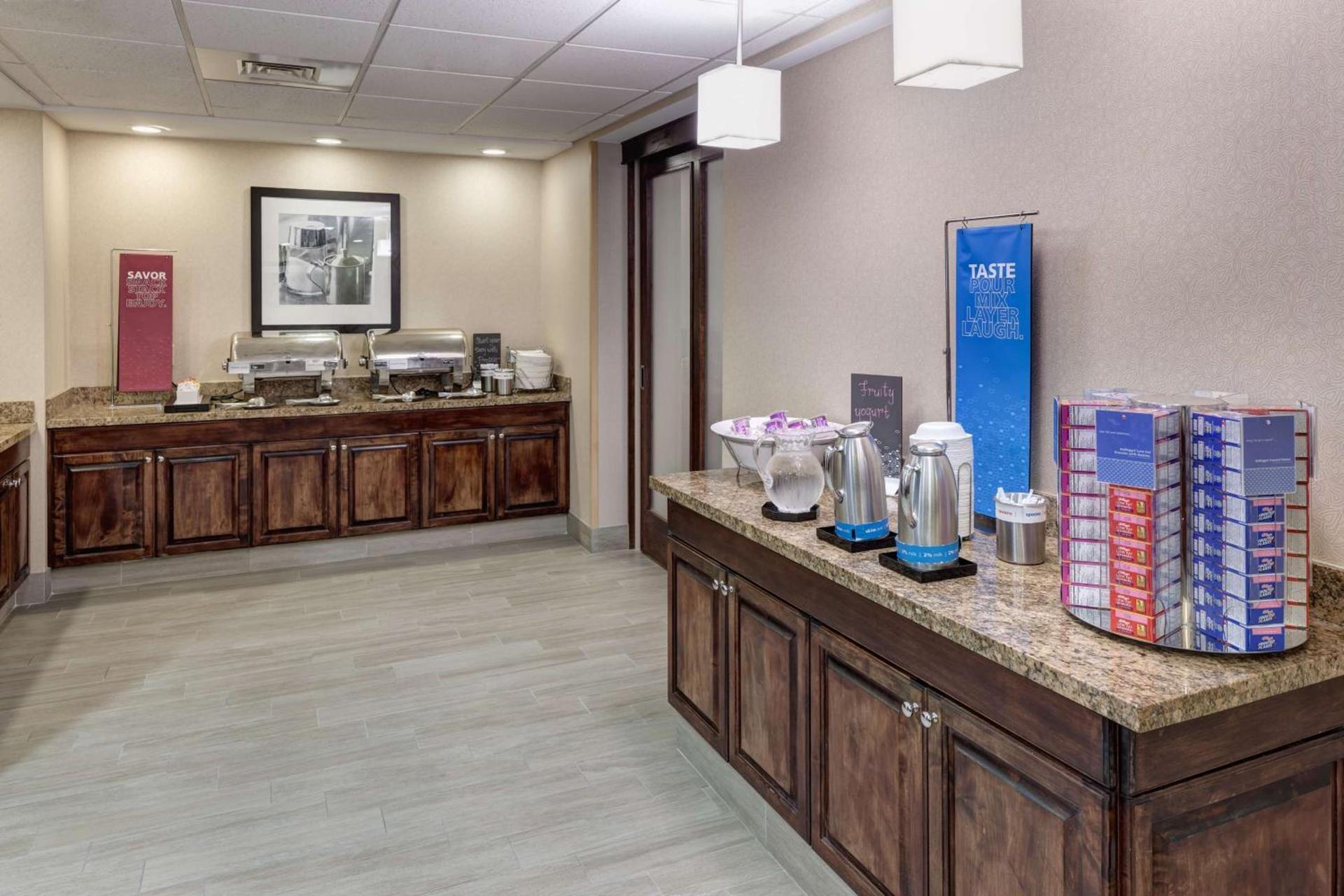 Hampton Inn & Suites Dothan photo 8