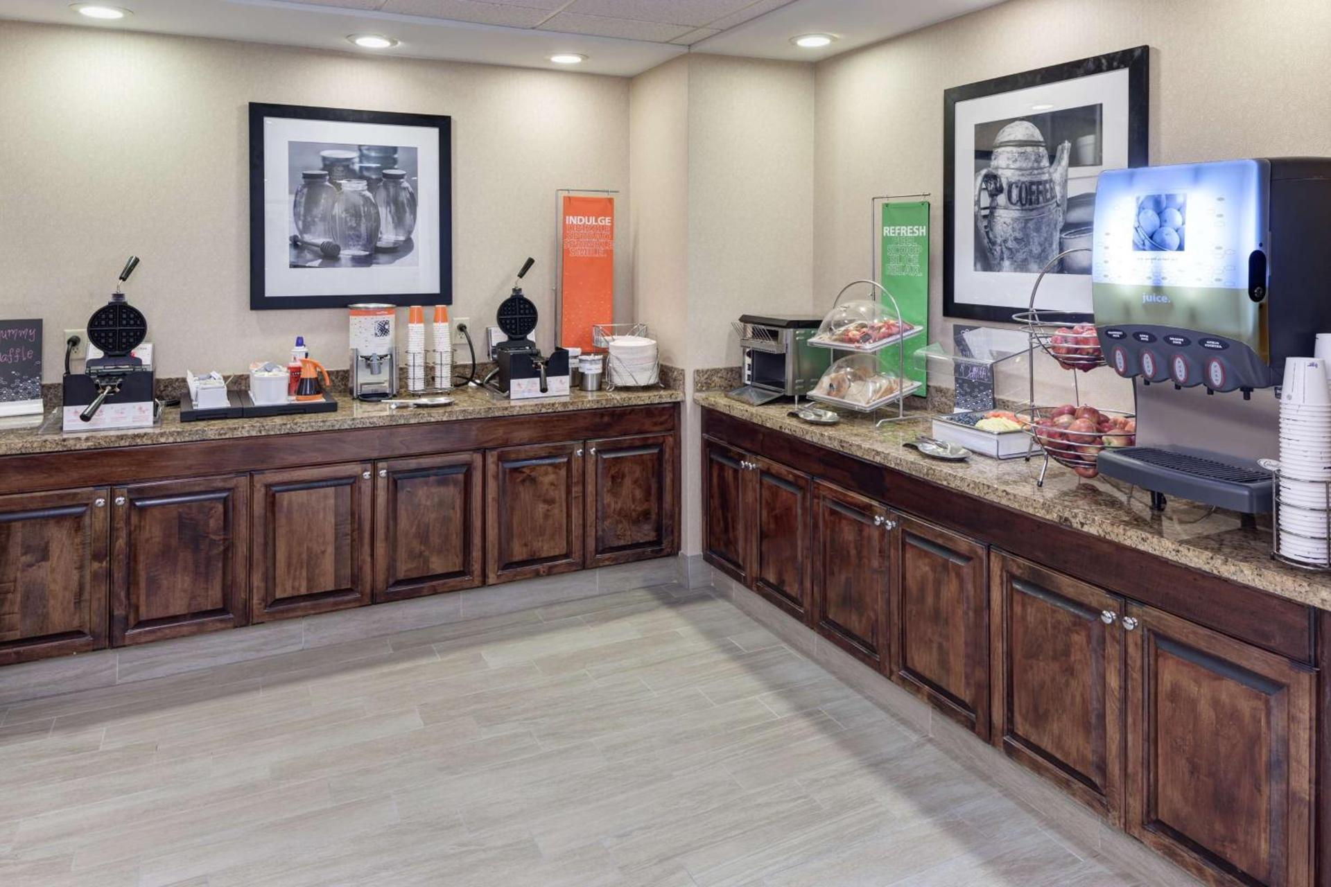 Hampton Inn & Suites Dothan photo 7