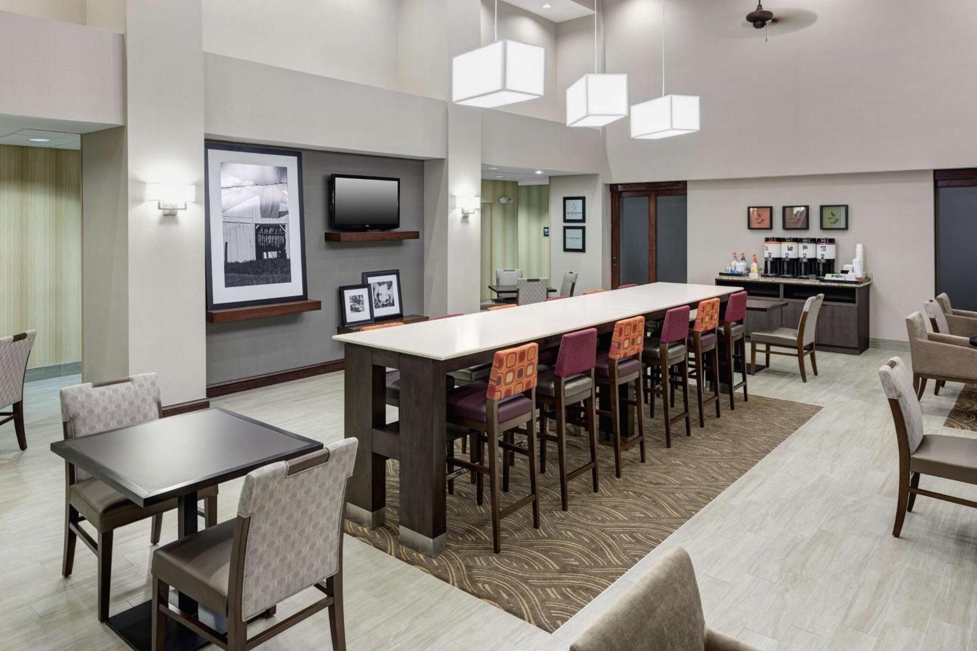 Hampton Inn & Suites Dothan photo 9