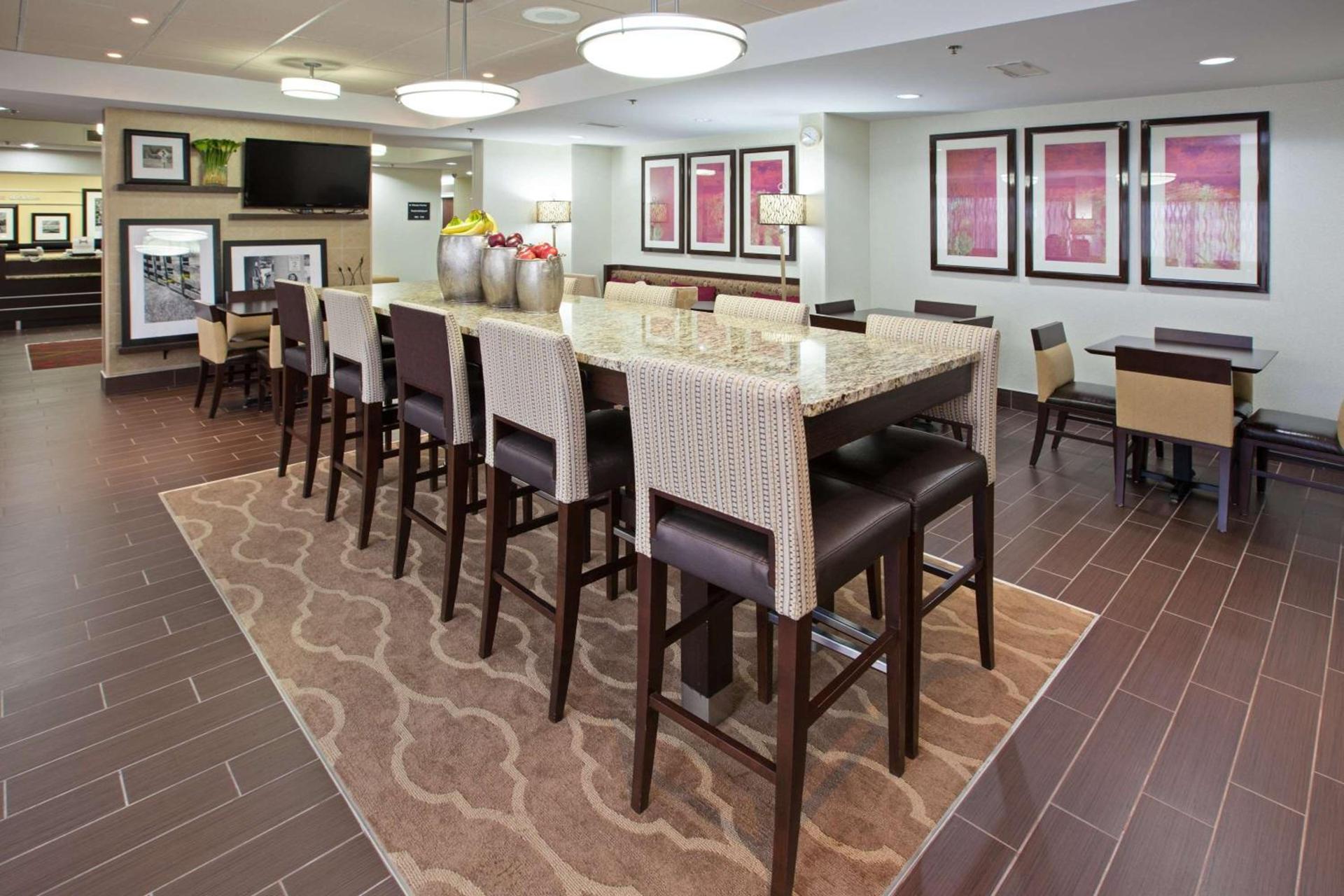 Hampton Inn Dickson photo 4