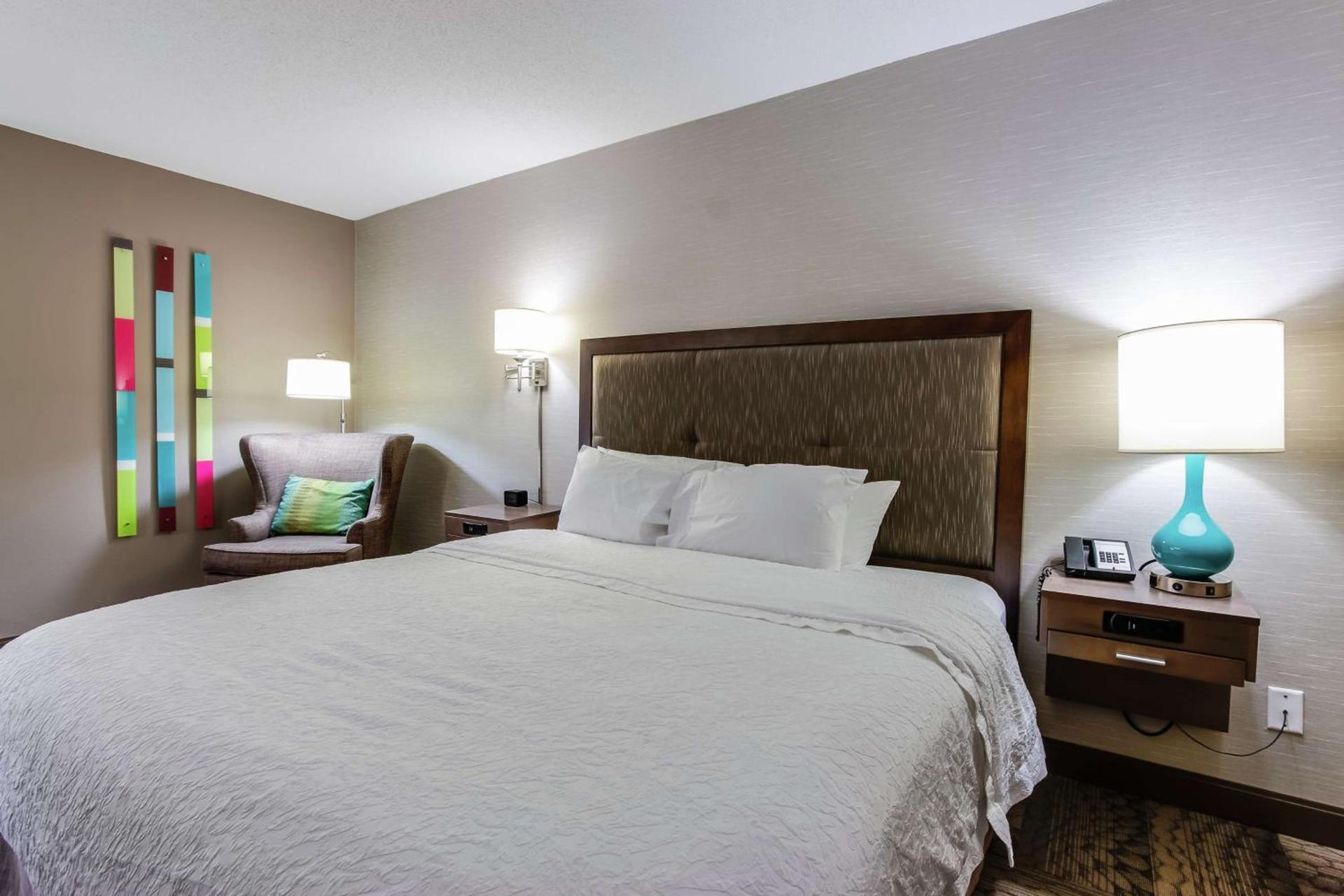 Hampton Inn Dickson photo 13