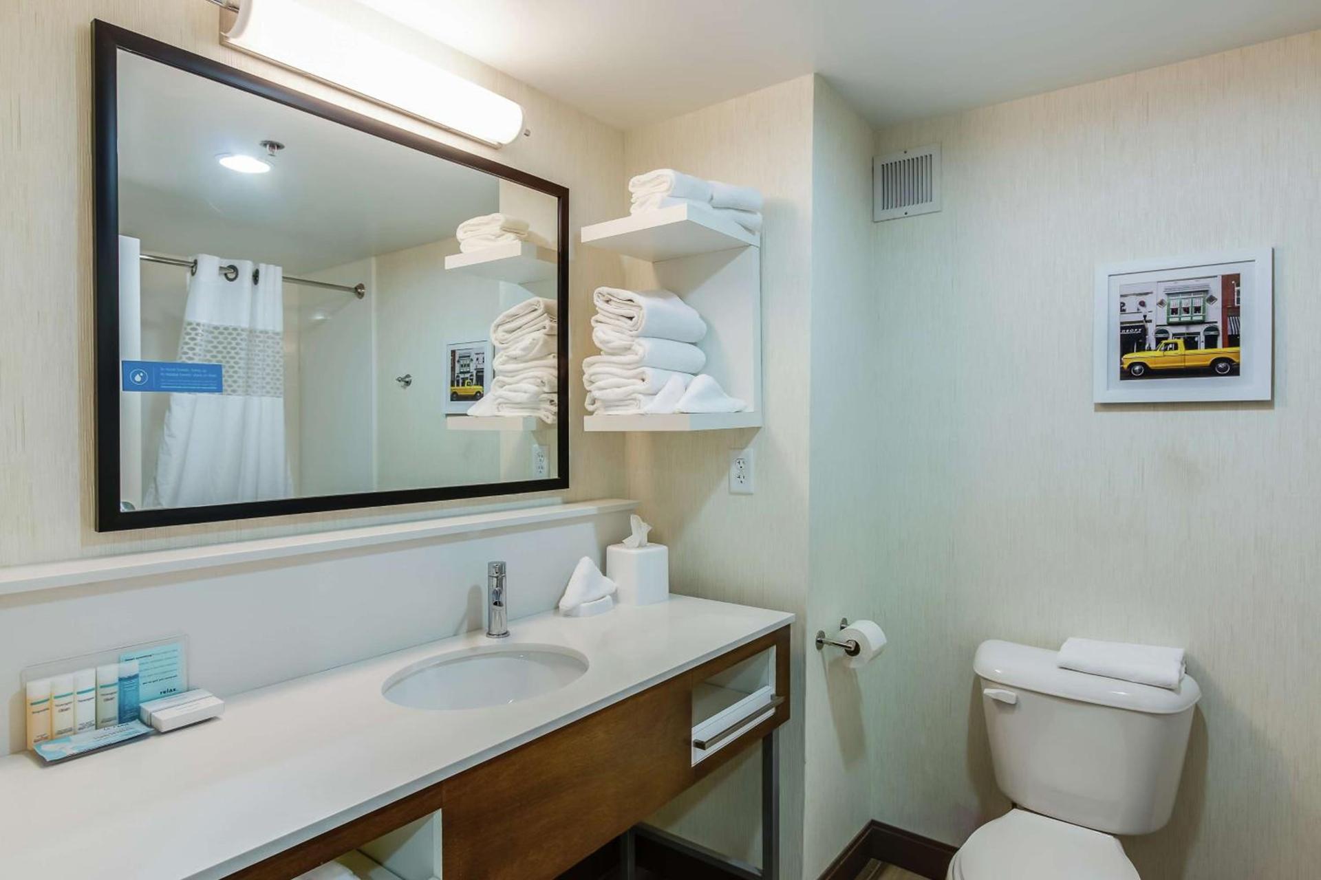 Hampton Inn Dickson photo 19