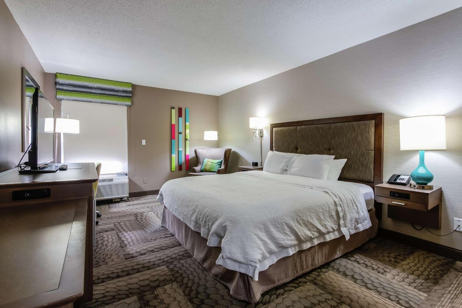 Hampton Inn Dickson photo 22