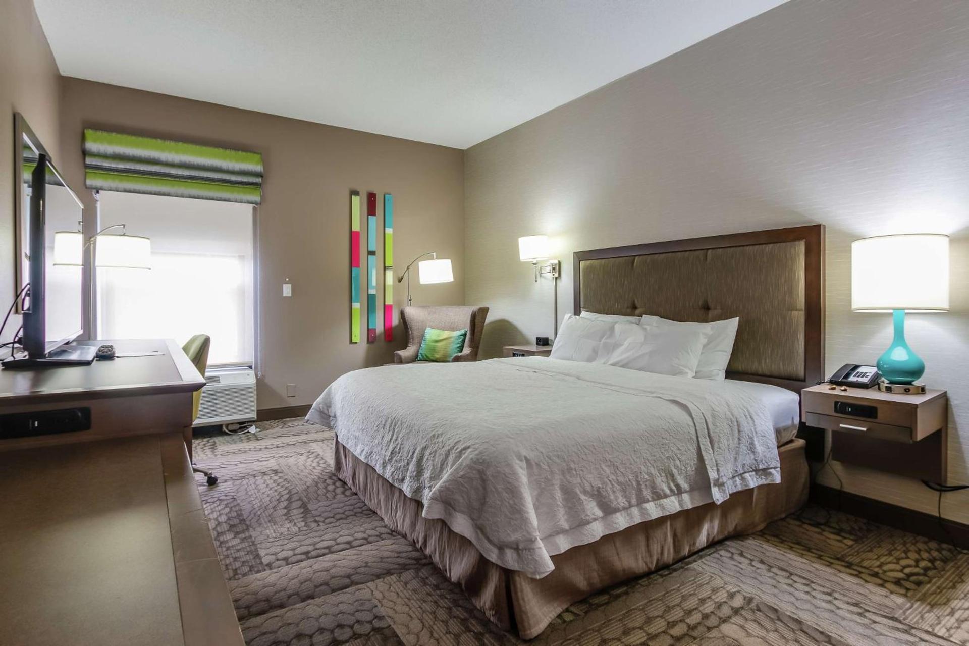 Hampton Inn Dickson photo 24