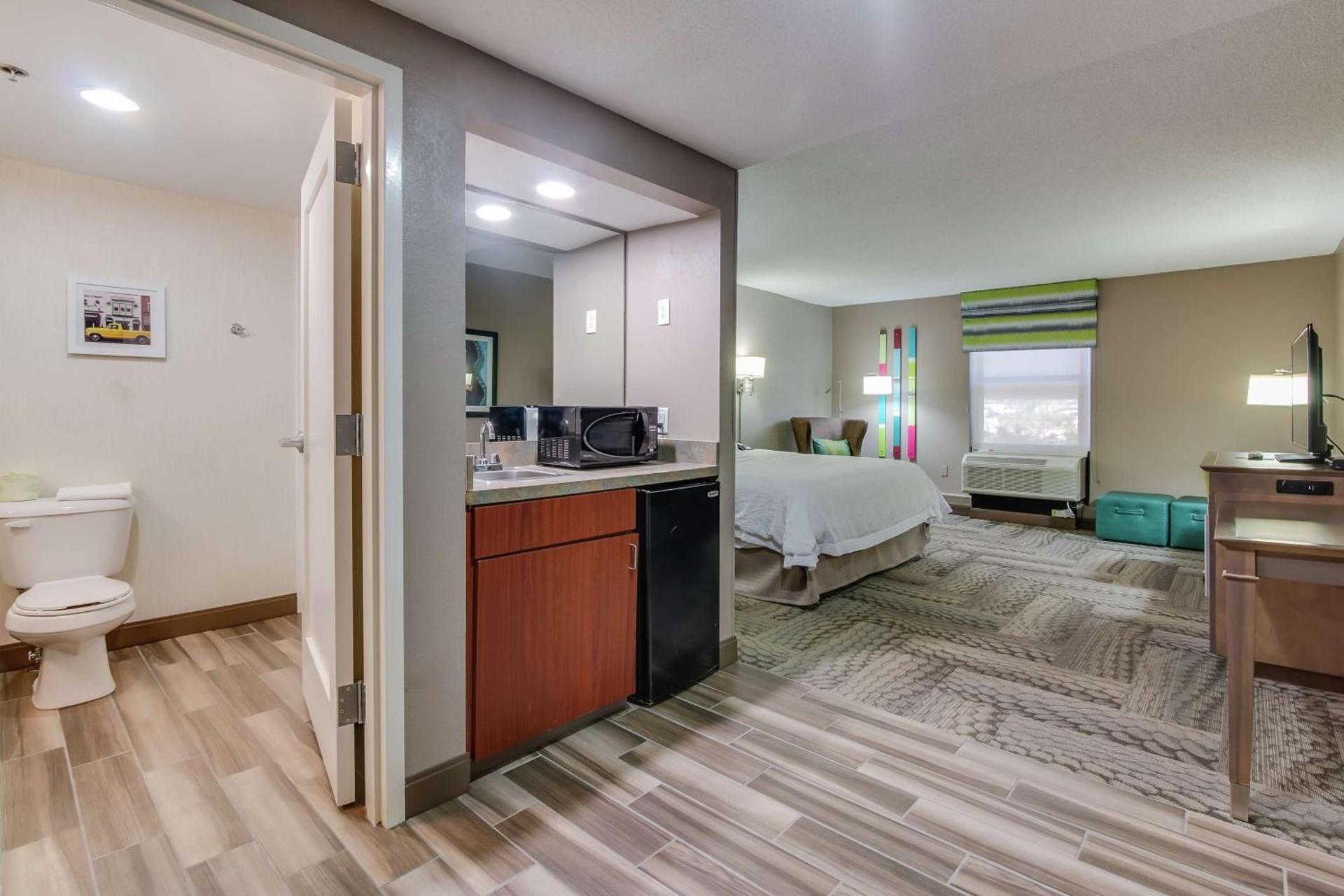 Hampton Inn Dickson photo 26