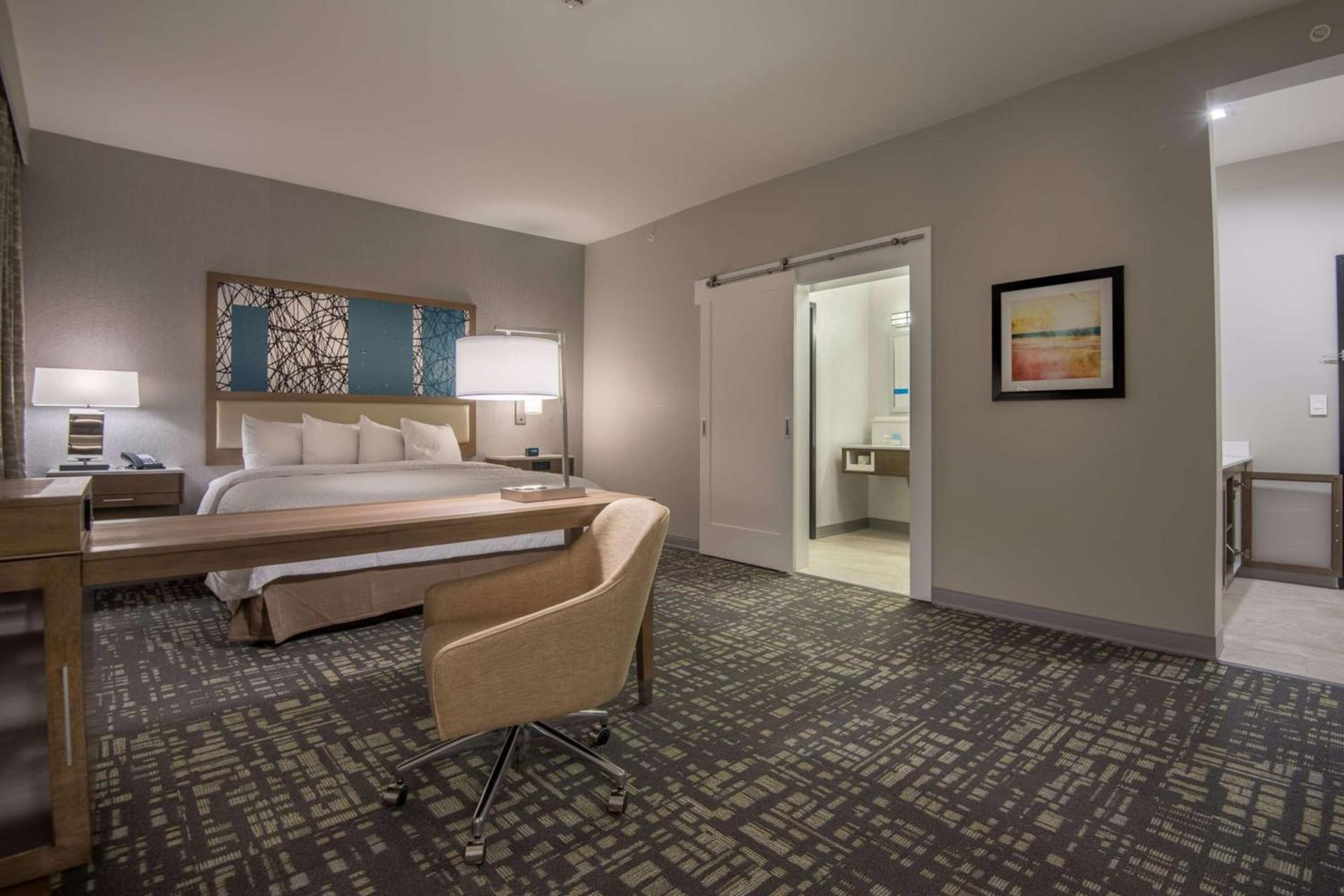Hampton Inn & Suites Dallas-The Colony photo 31