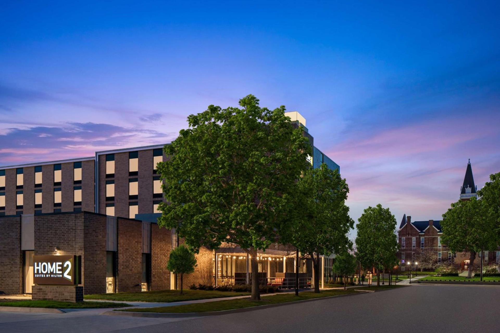 Home2 Suites by Hilton Des Moines at Drake University photo 2